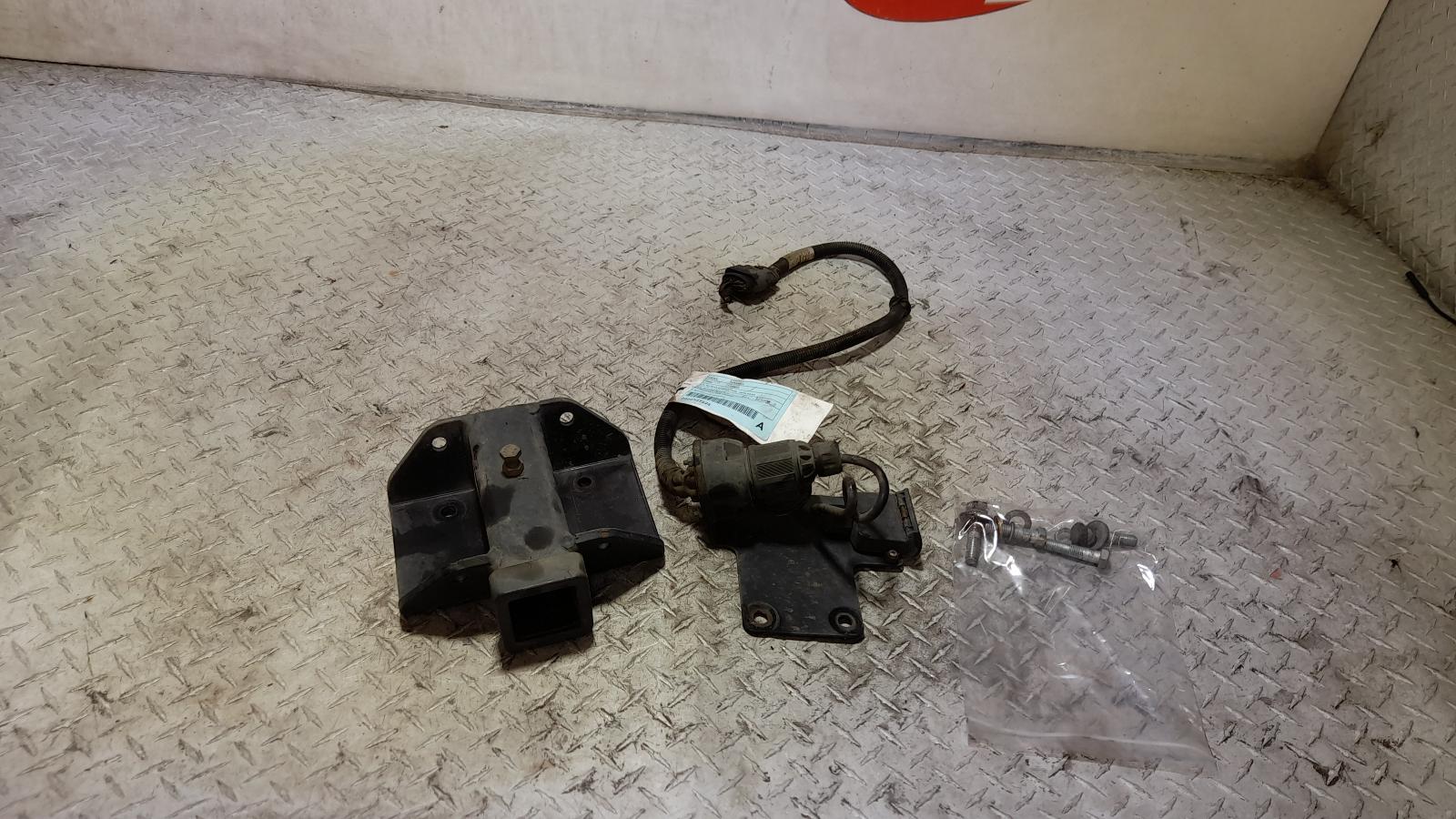 View Auto part Towbar Volkswagen Amarok 2018