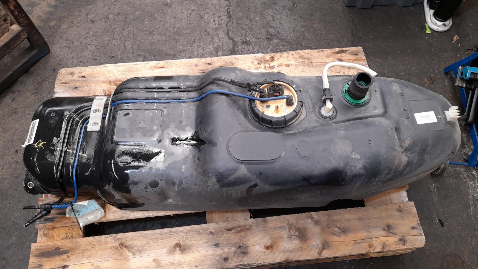 View Auto part Fuel Tank Volkswagen Amarok 2018