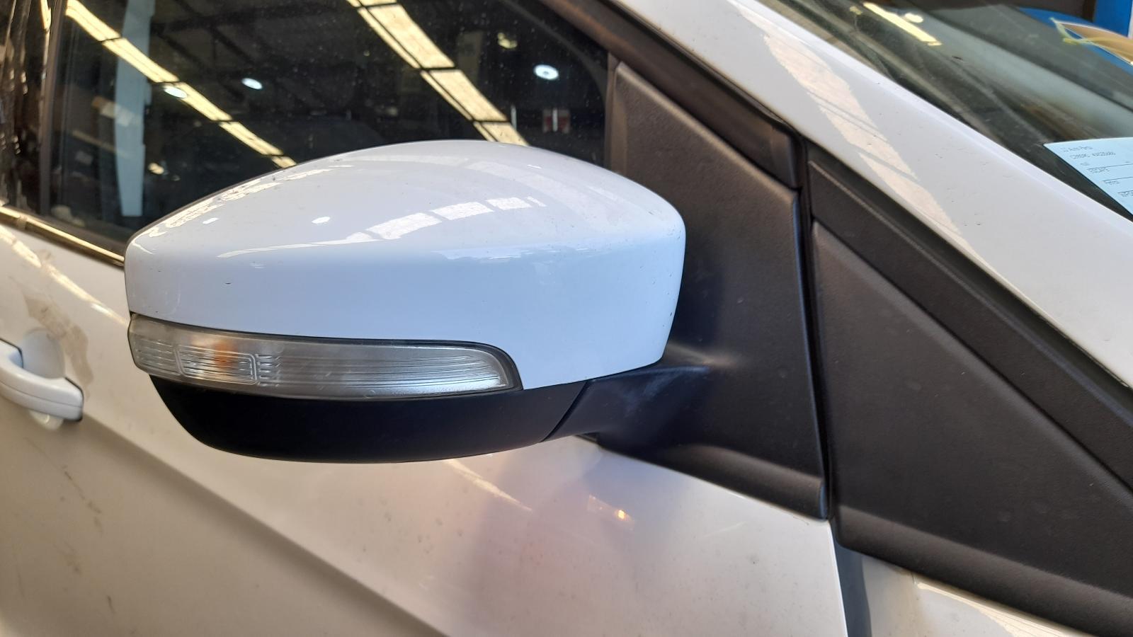 View Auto part Right Door Mirror Ford Escape 2017