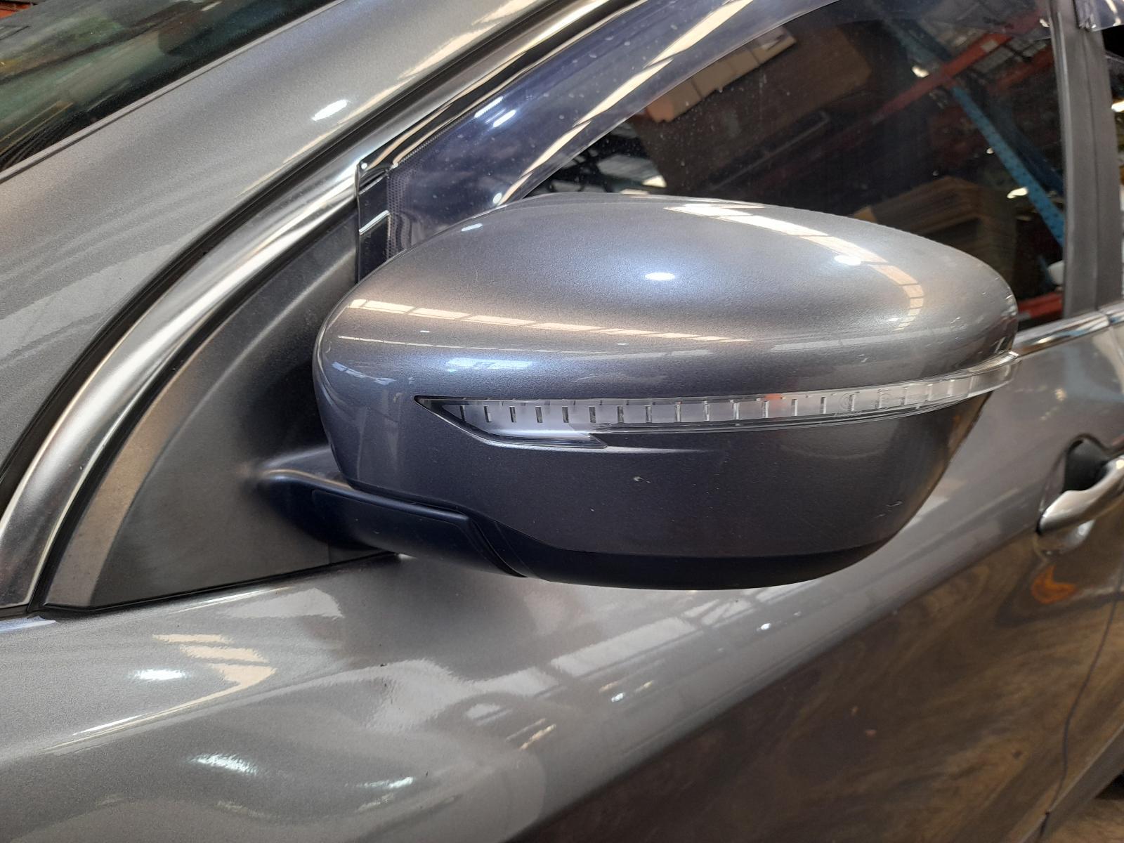 View Auto part Left Door Mirror Nissan Qashqai 2014