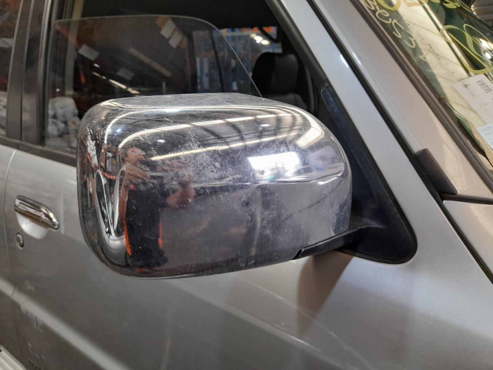View Auto part Right Door Mirror Nissan Patrol 2012