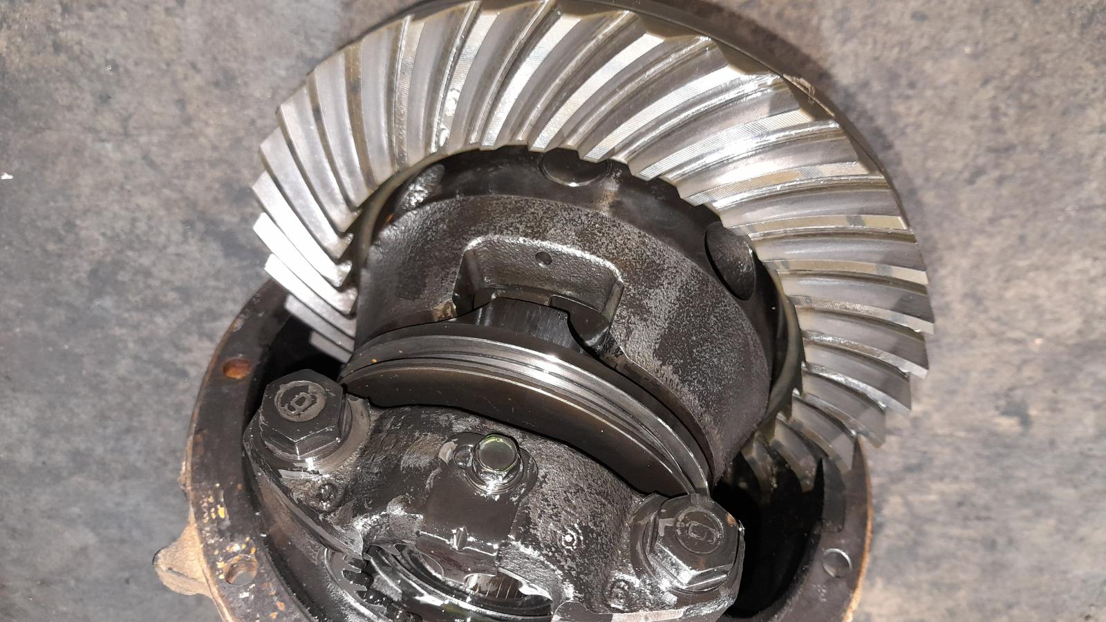 View Auto part Differential Centre Nissan Patrol 2012