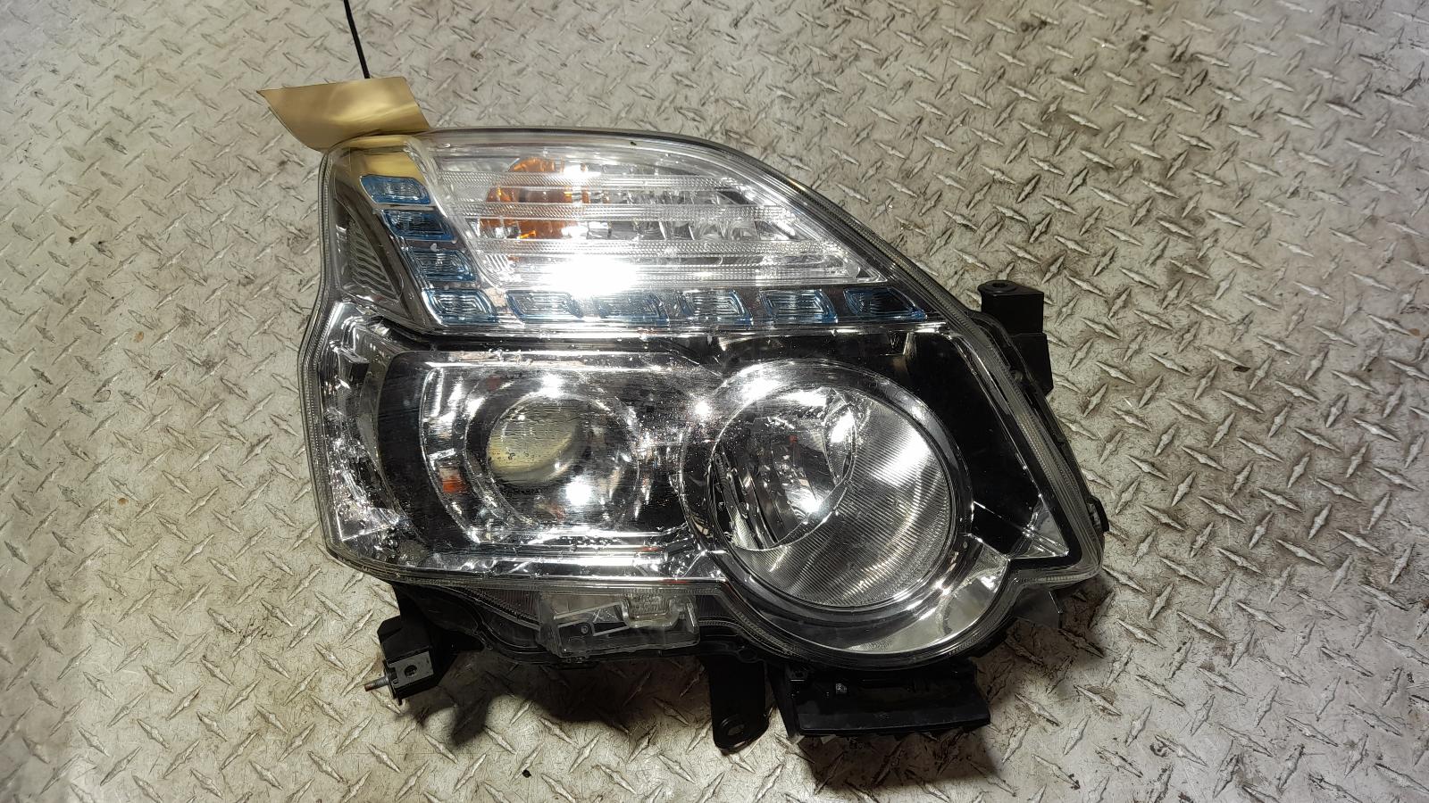 View Auto part Right Headlamp Nissan Xtrail 2011