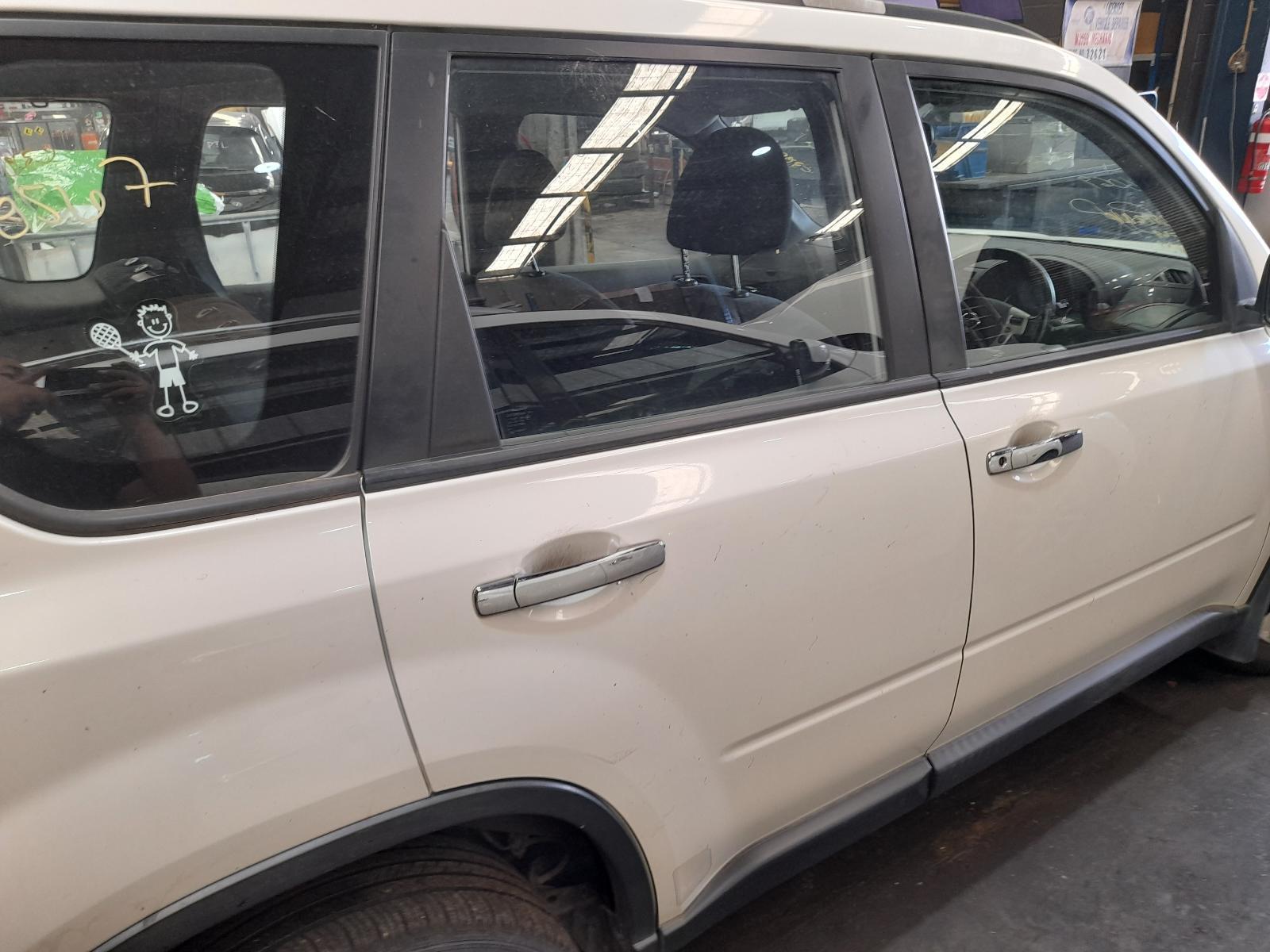 View Auto part Right Rear Door Sliding Nissan Xtrail 2011