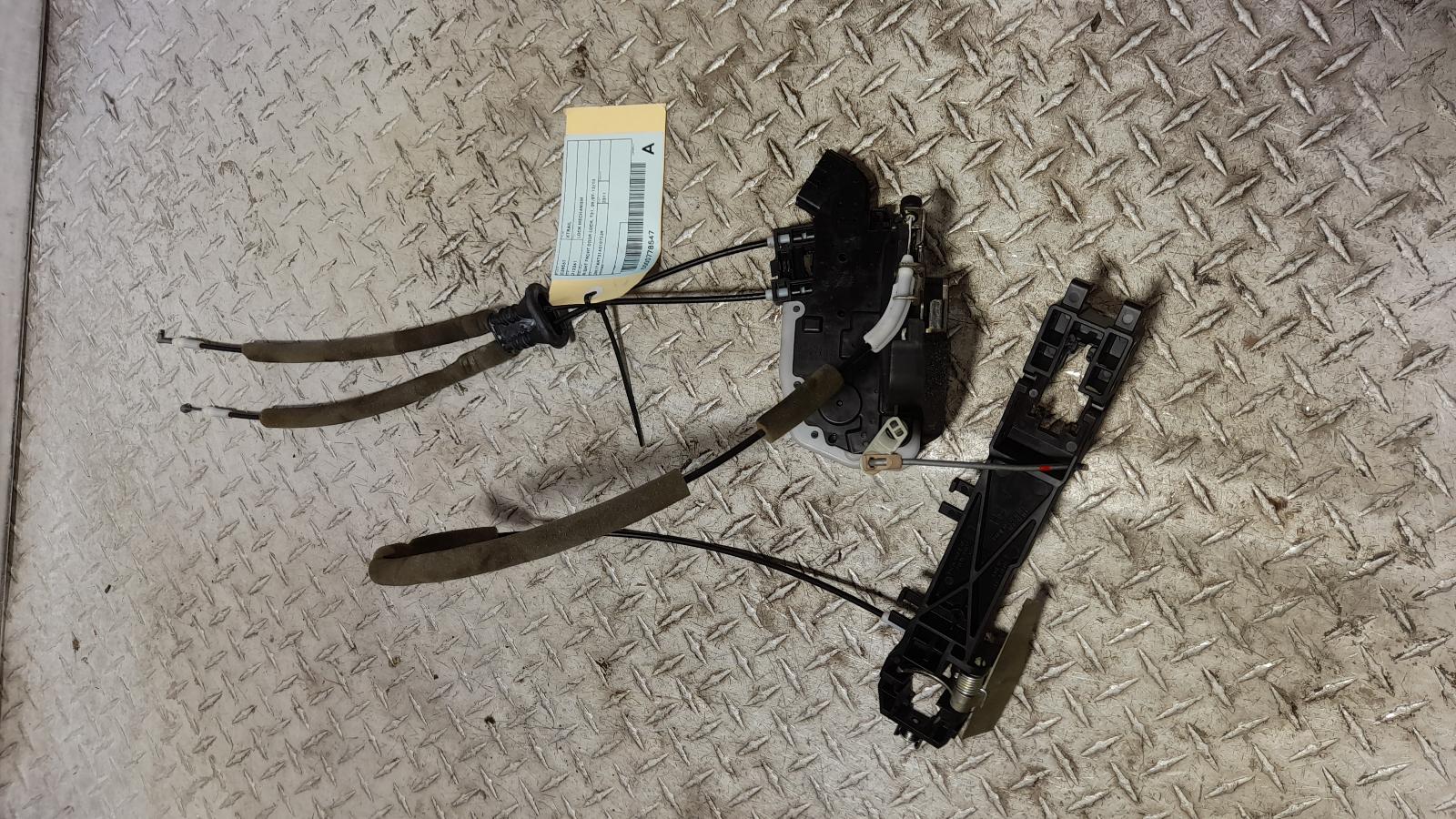 View Auto part Door/Boot/Gate Lock Nissan Xtrail 2011