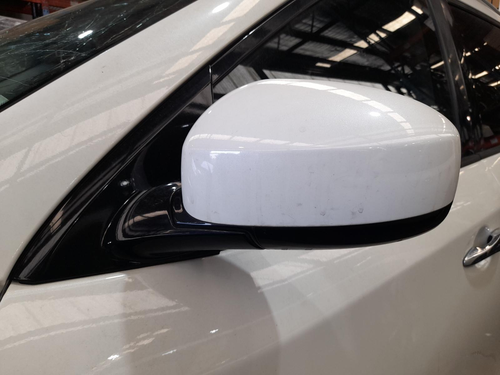 View Auto part Left Door Mirror Nissan Pathfinder 2015