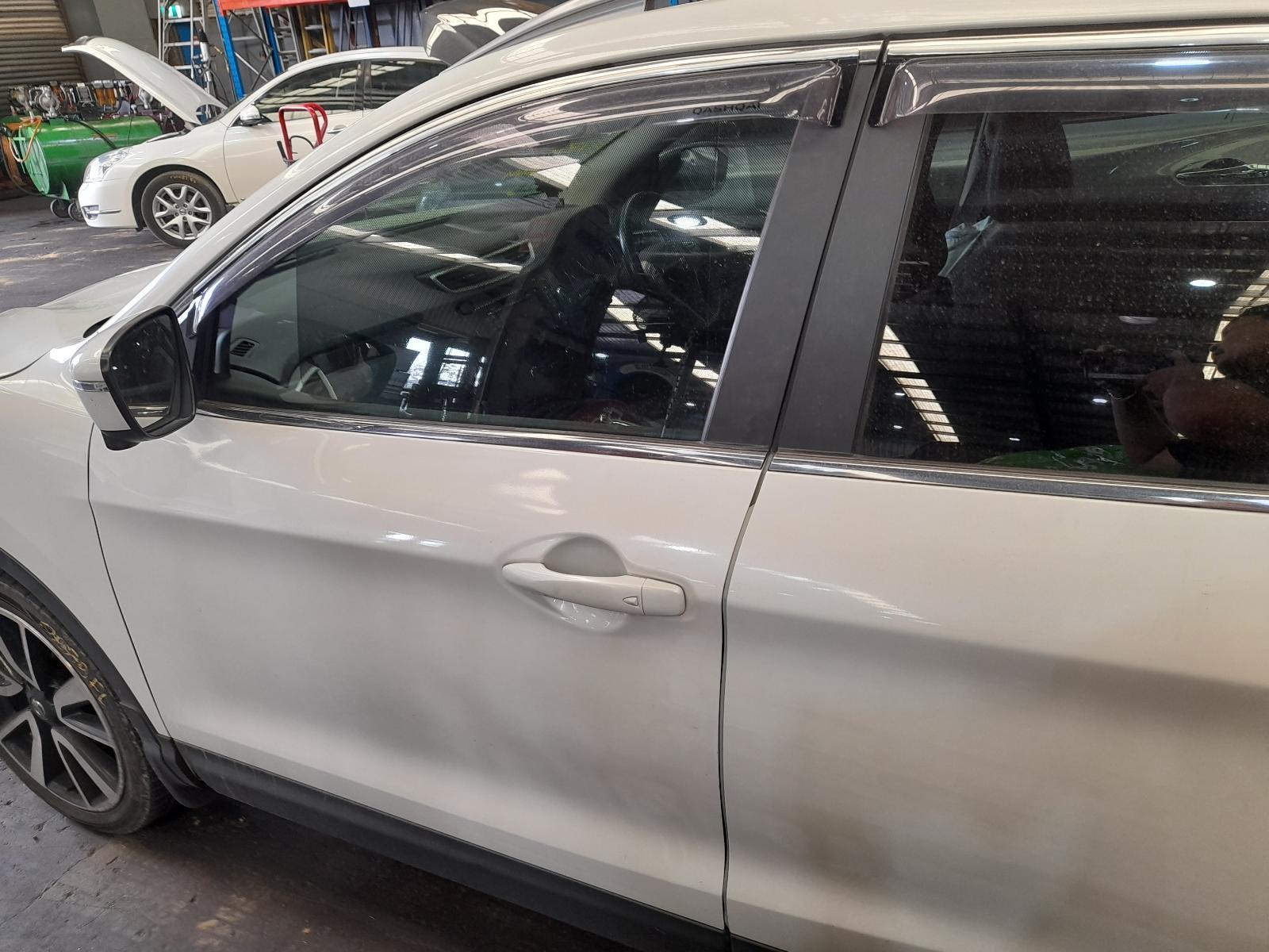View Auto part Left Front Door Nissan Qashqai 2015