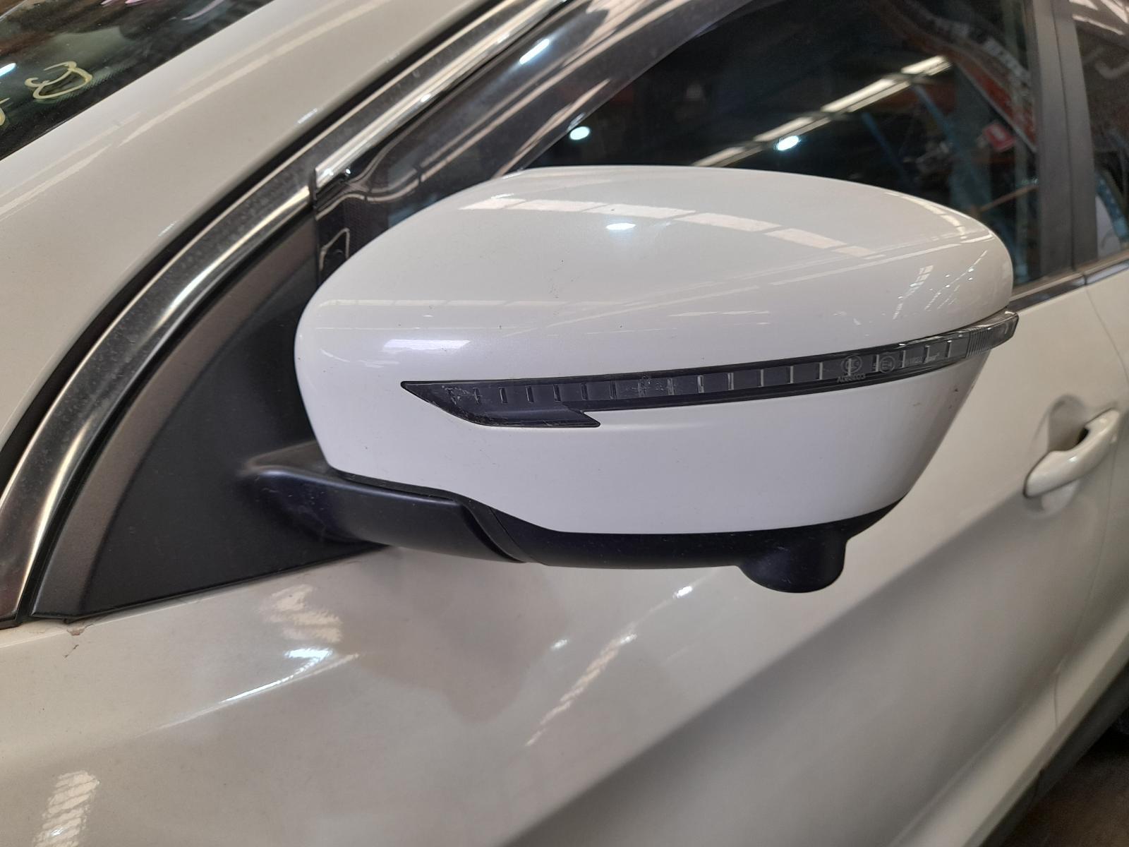 View Auto part Left Door Mirror Nissan Qashqai 2015