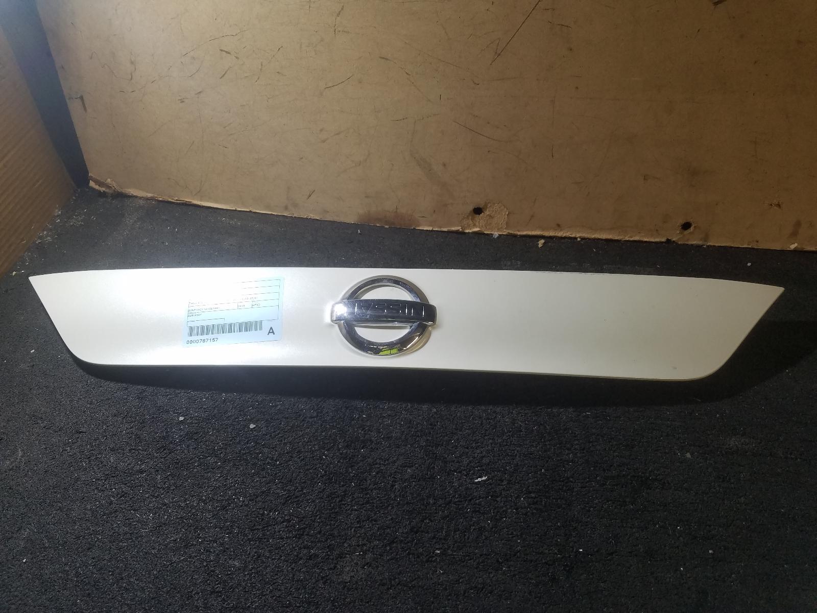 View Auto part Rear Garnish Nissan Qashqai 2015
