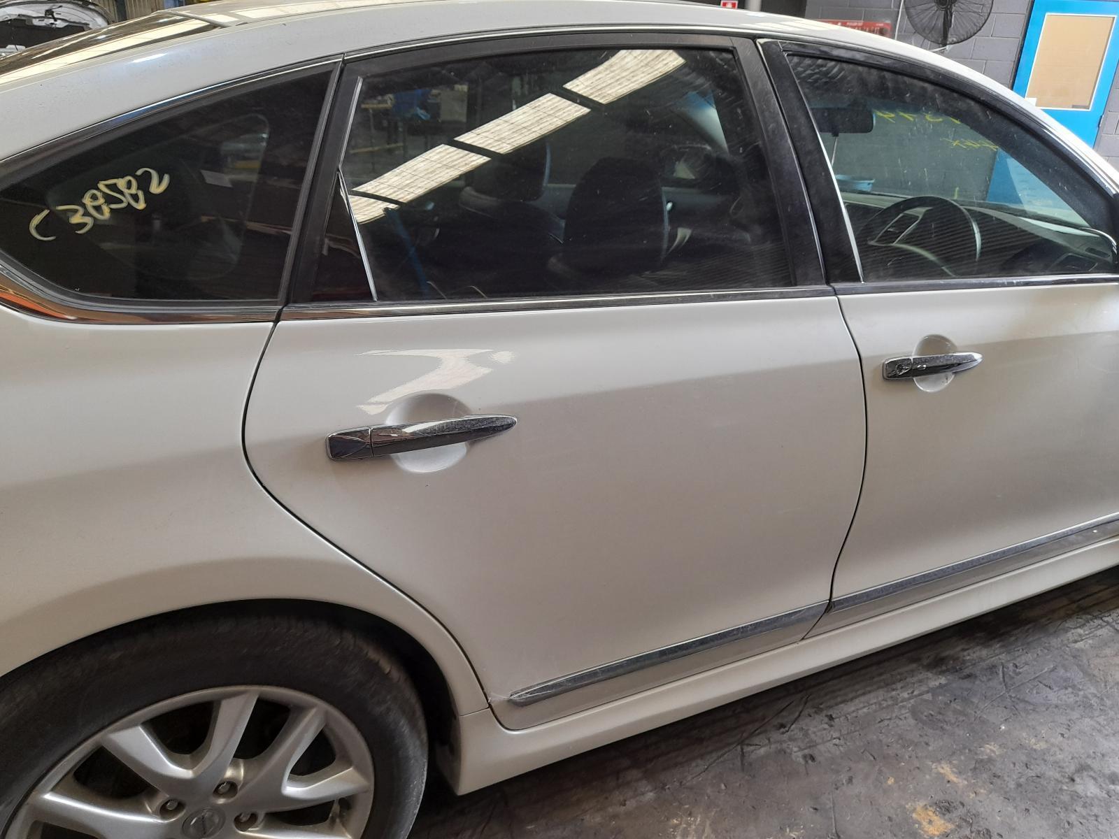 View Auto part Right Rear Door Sliding Nissan Maxima 2011