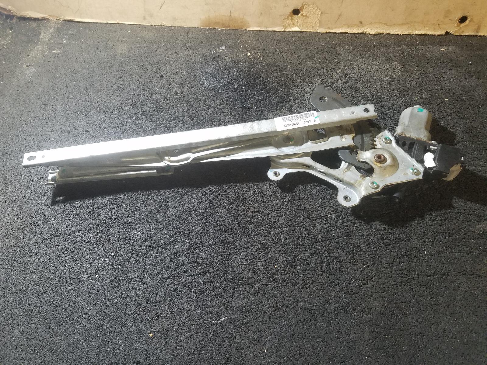 View Auto part Right Rear Wnd Reg/Motor Nissan Maxima 2011