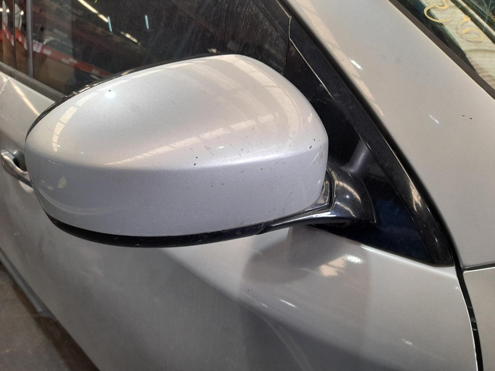 View Auto part Right Door Mirror Nissan Pathfinder 2015