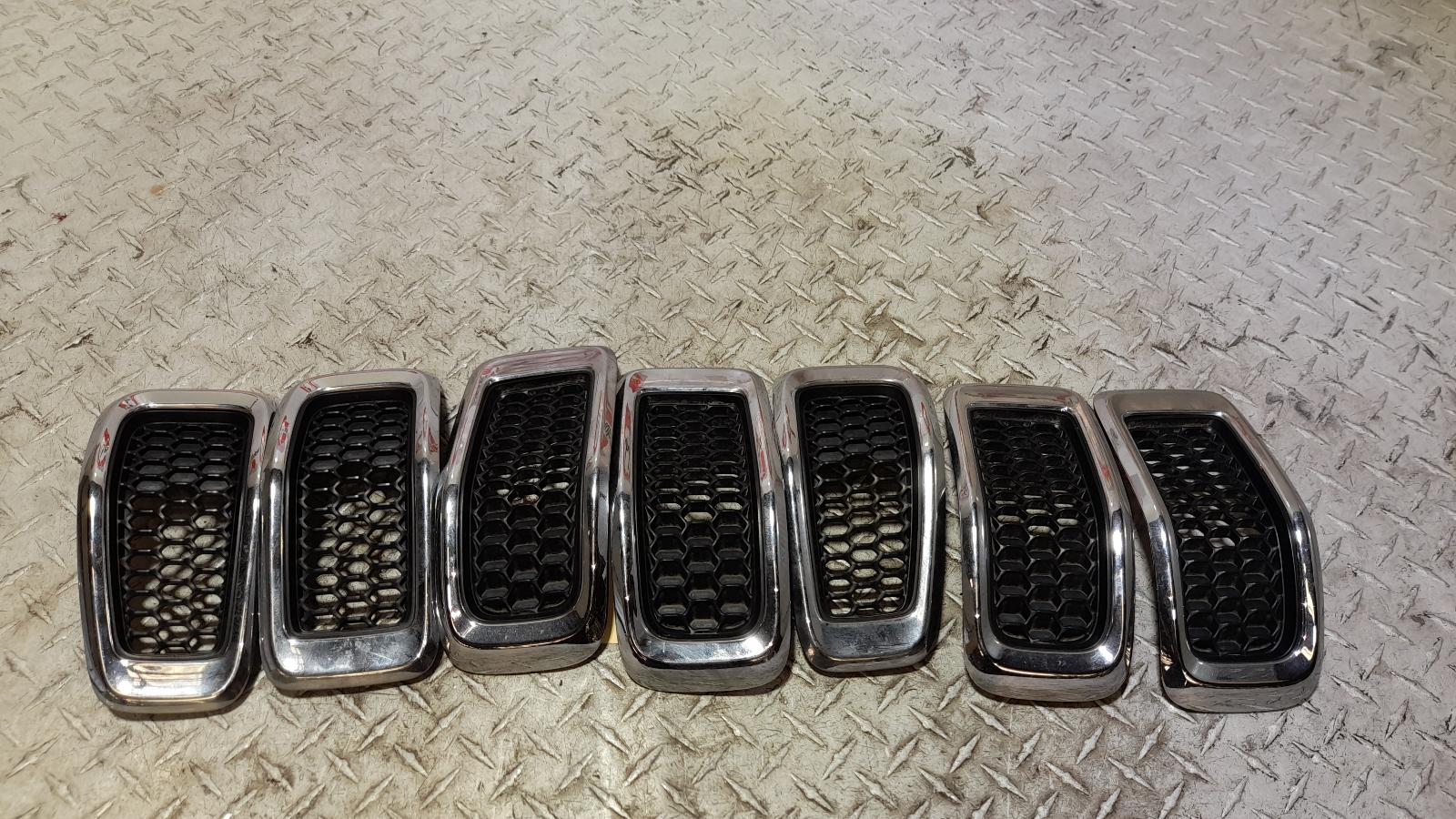 View Auto part Grille Jeep Cherokee 2014