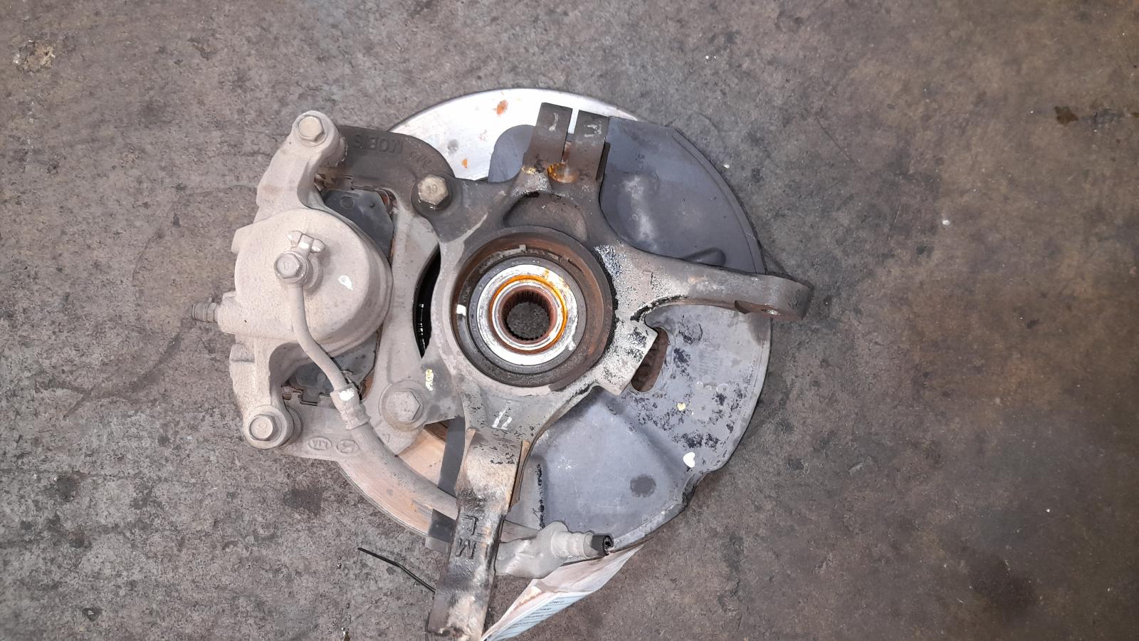 View Auto part Left Front Hub Assembly Hyundai Ix35 2014