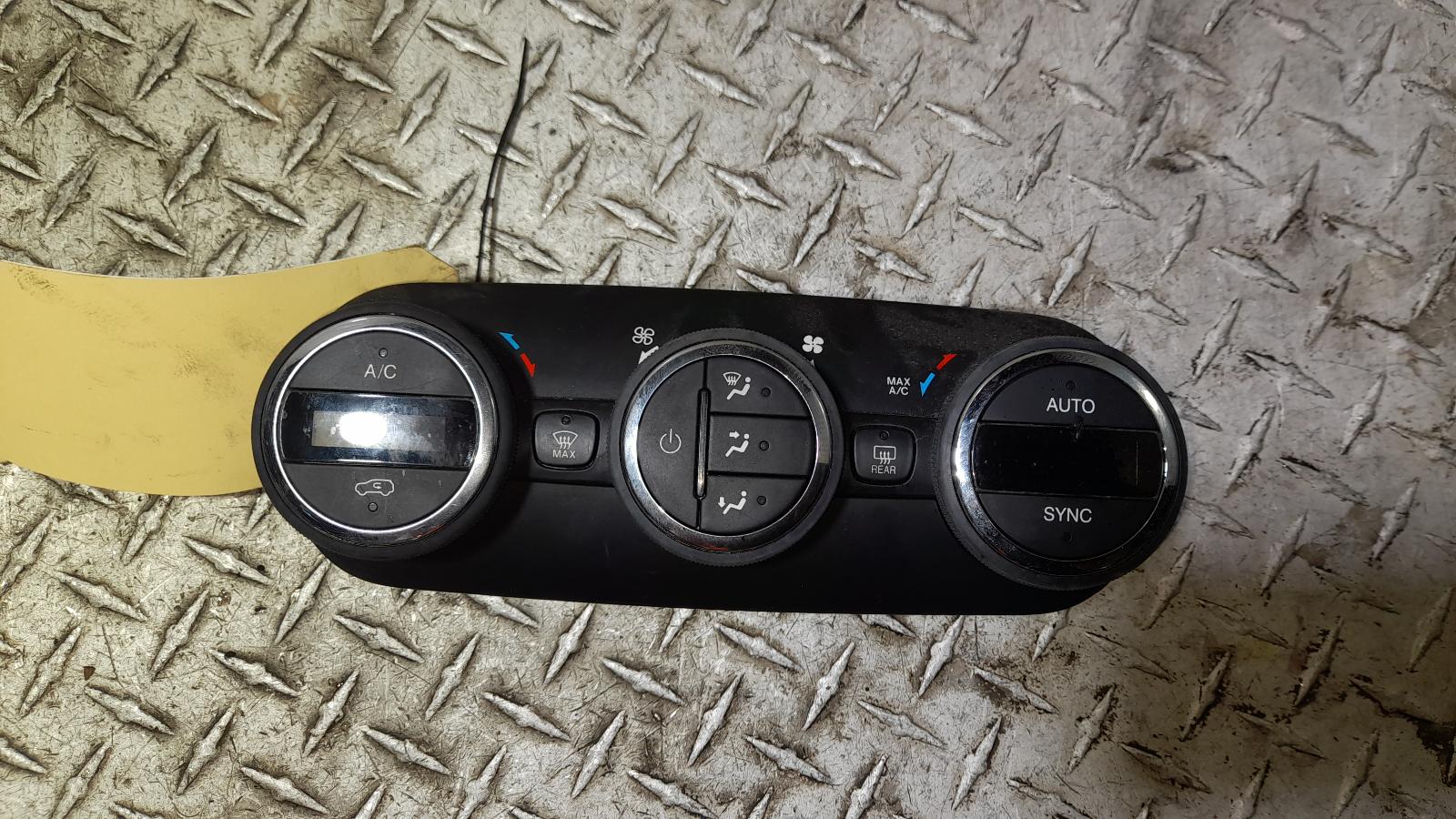 View Auto part Heater/Ac Controls Jeep Renegade 2015