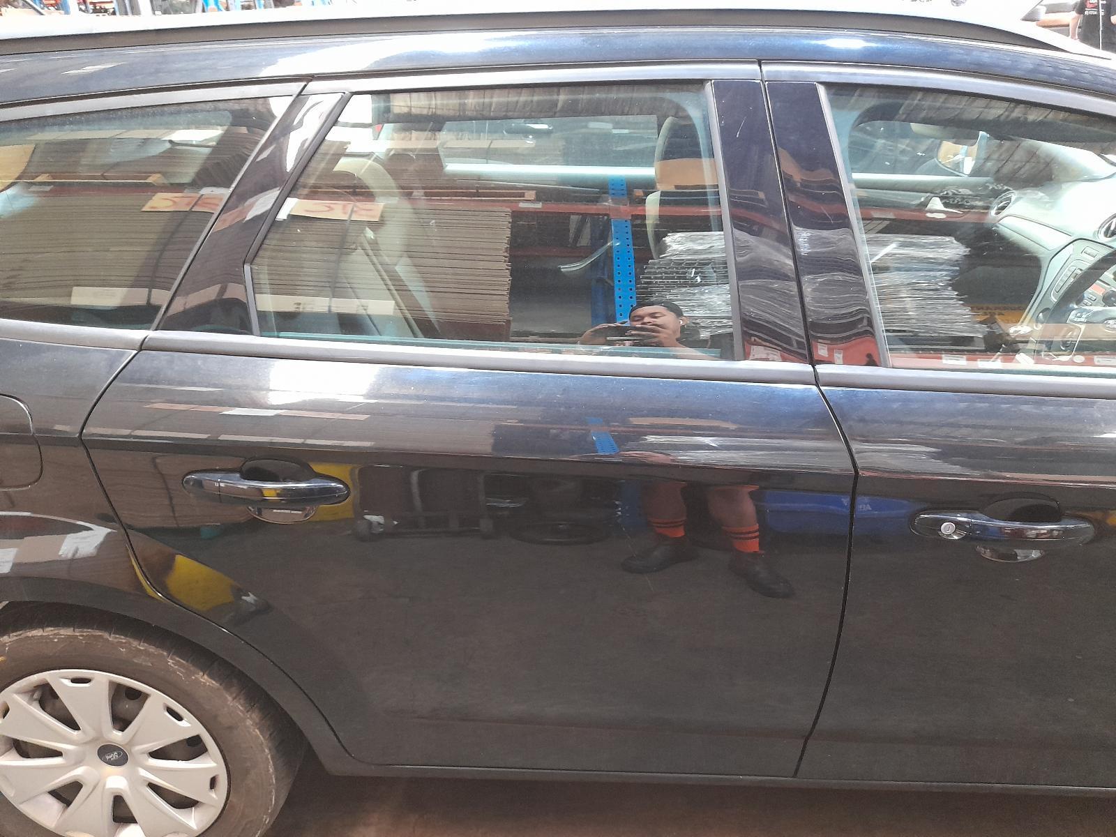 View Auto part Right Rear Door Sliding Ford Mondeo 2013