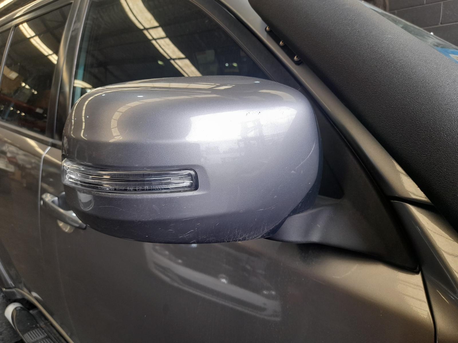 View Auto part Right Door Mirror Mitsubishi Challenger 2014