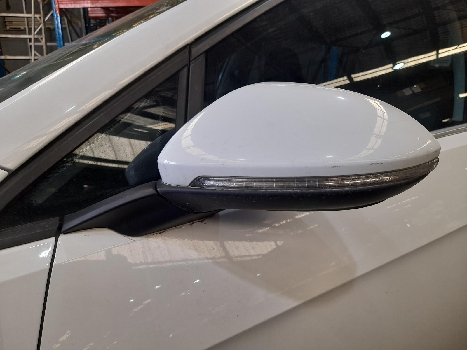 View Auto part Left Door Mirror Volkswagen Golf 2015