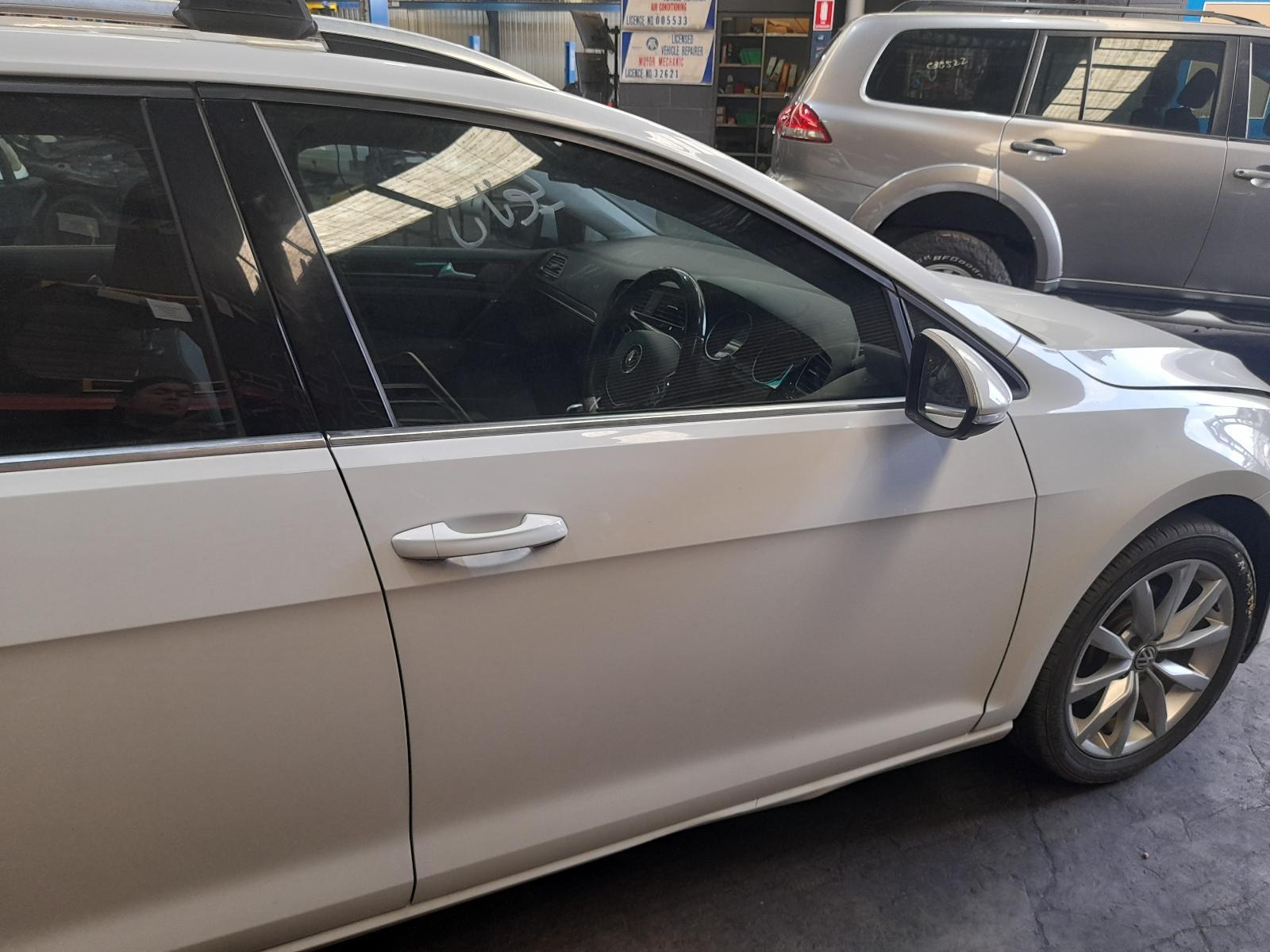 View Auto part Right Front Door Volkswagen Golf 2015