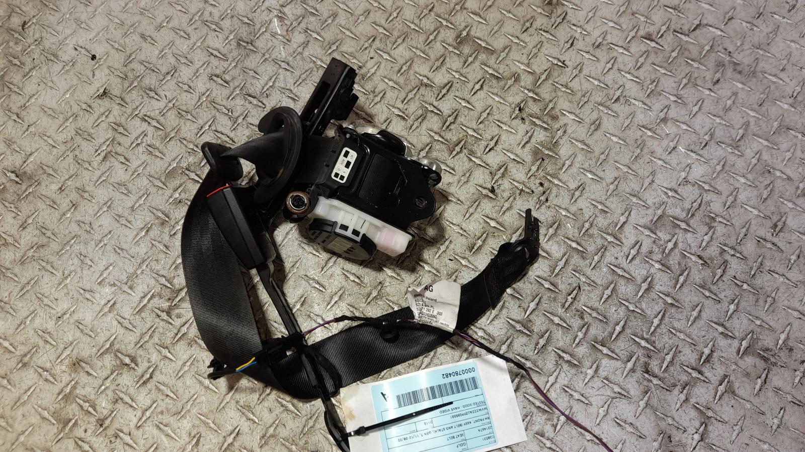 View Auto part Seatbelt/Stalk Volkswagen Golf 2015