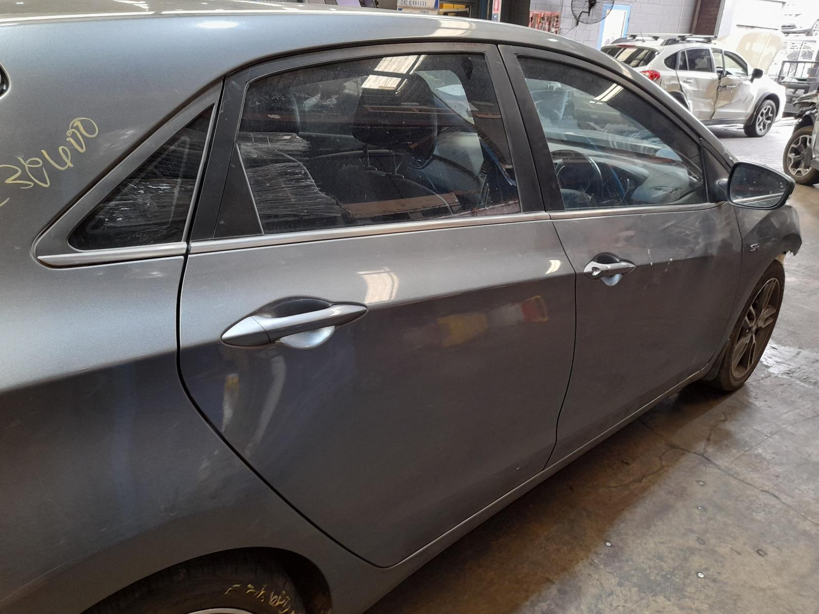 View Auto part Right Rear Wnd Reg/Motor Hyundai I30 2016