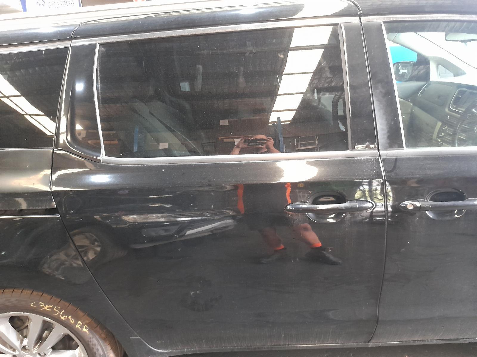 View Auto part Right Rear Side Glass Kia Carnival/grand Carnival 2016