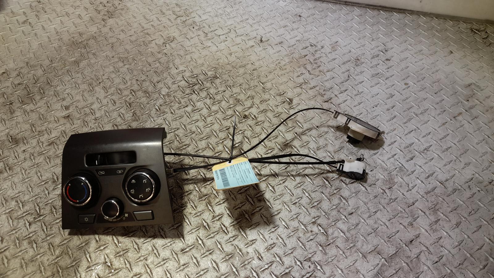 View Auto part Heater/Ac Controls Holden Colorado 2014