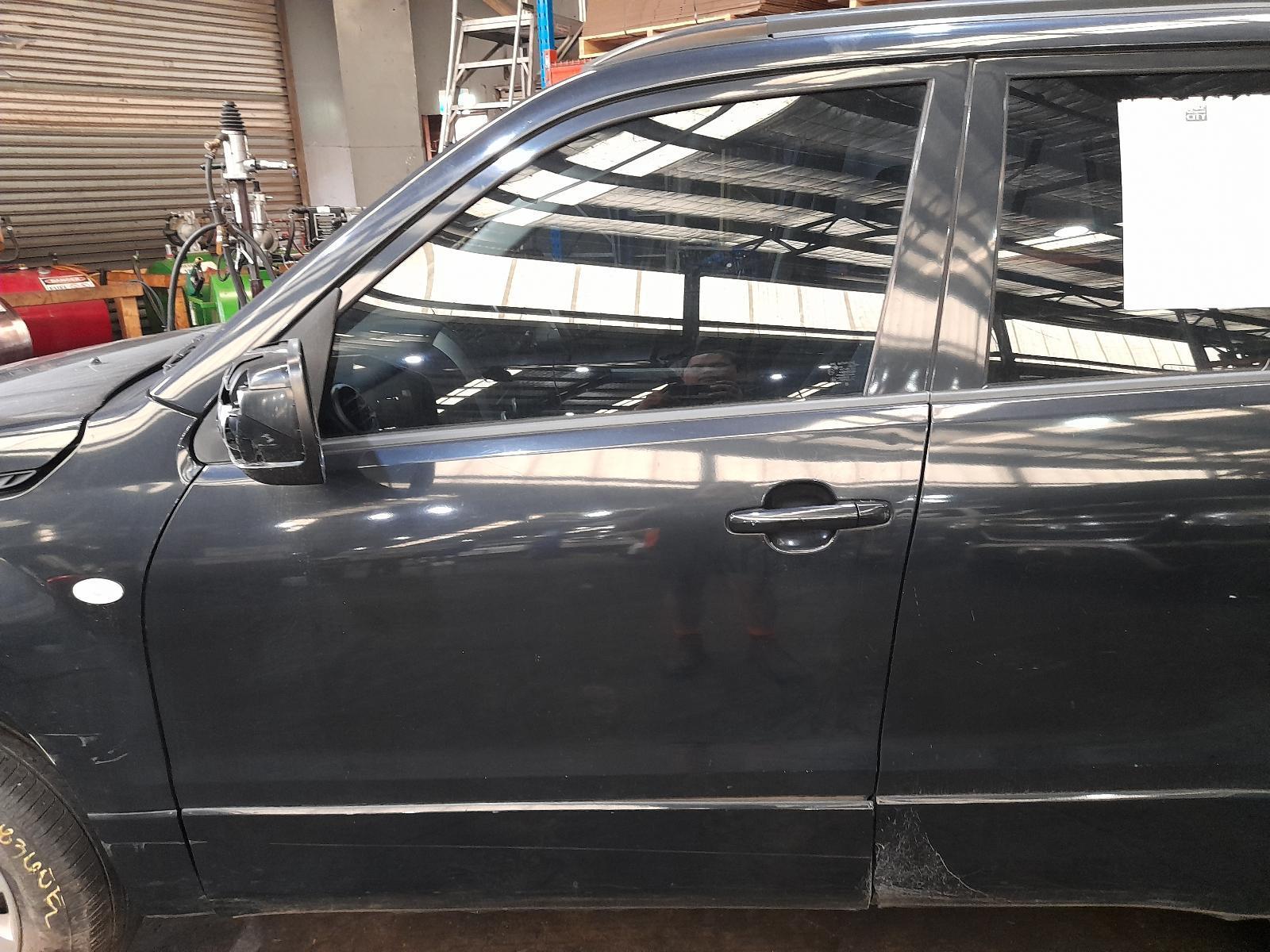 View Auto part Left Front Door Window Suzuki Vitara 2013