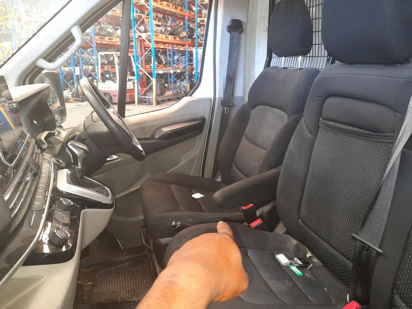 View Auto part Console Ldv Deliver 9 2022