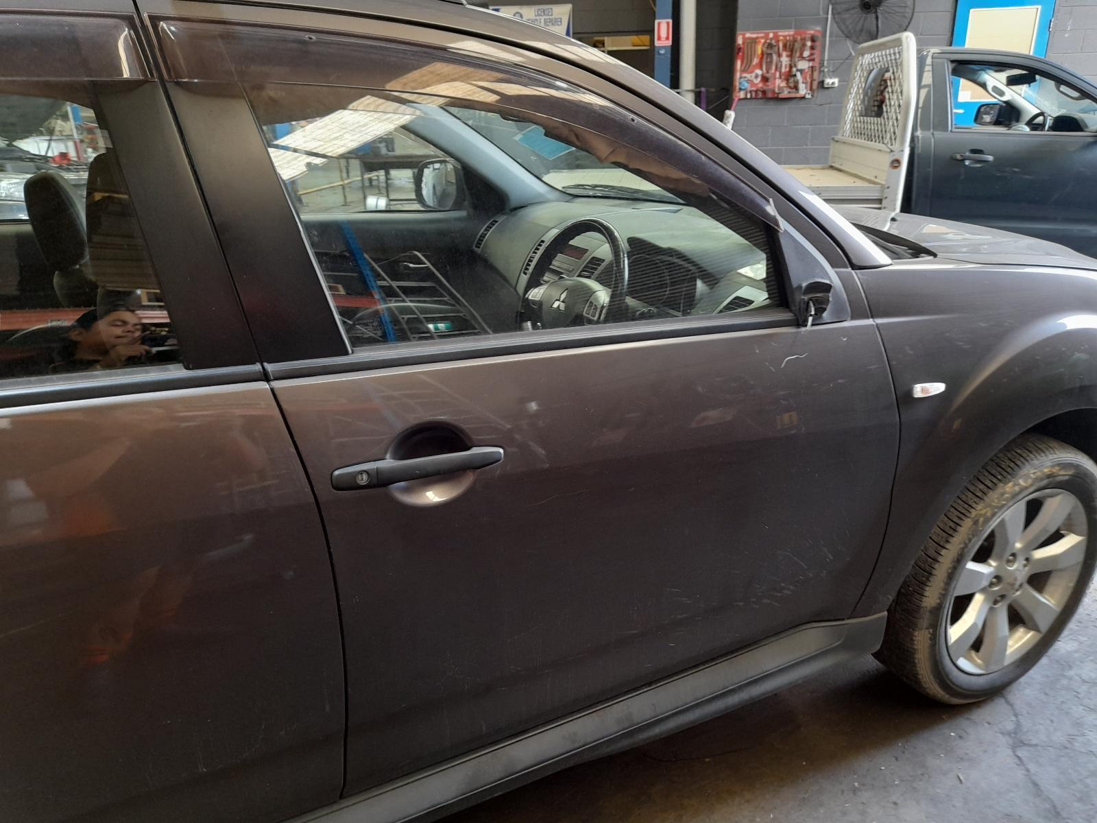 View Auto part Right Front Window Reg/Motor Mitsubishi Outlander 2011