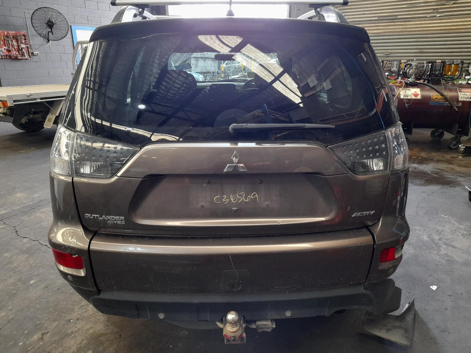 View Auto part Rear/Tailgate Glass Mitsubishi Outlander 2011