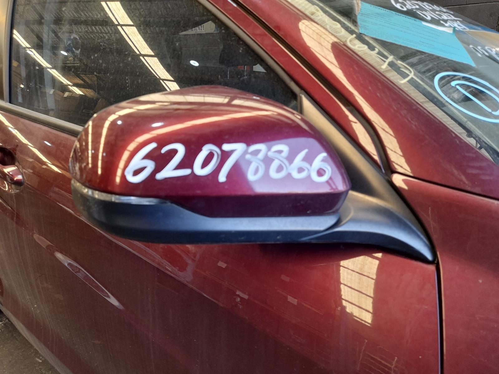 View Auto part Right Door Mirror Honda Hrv 2018