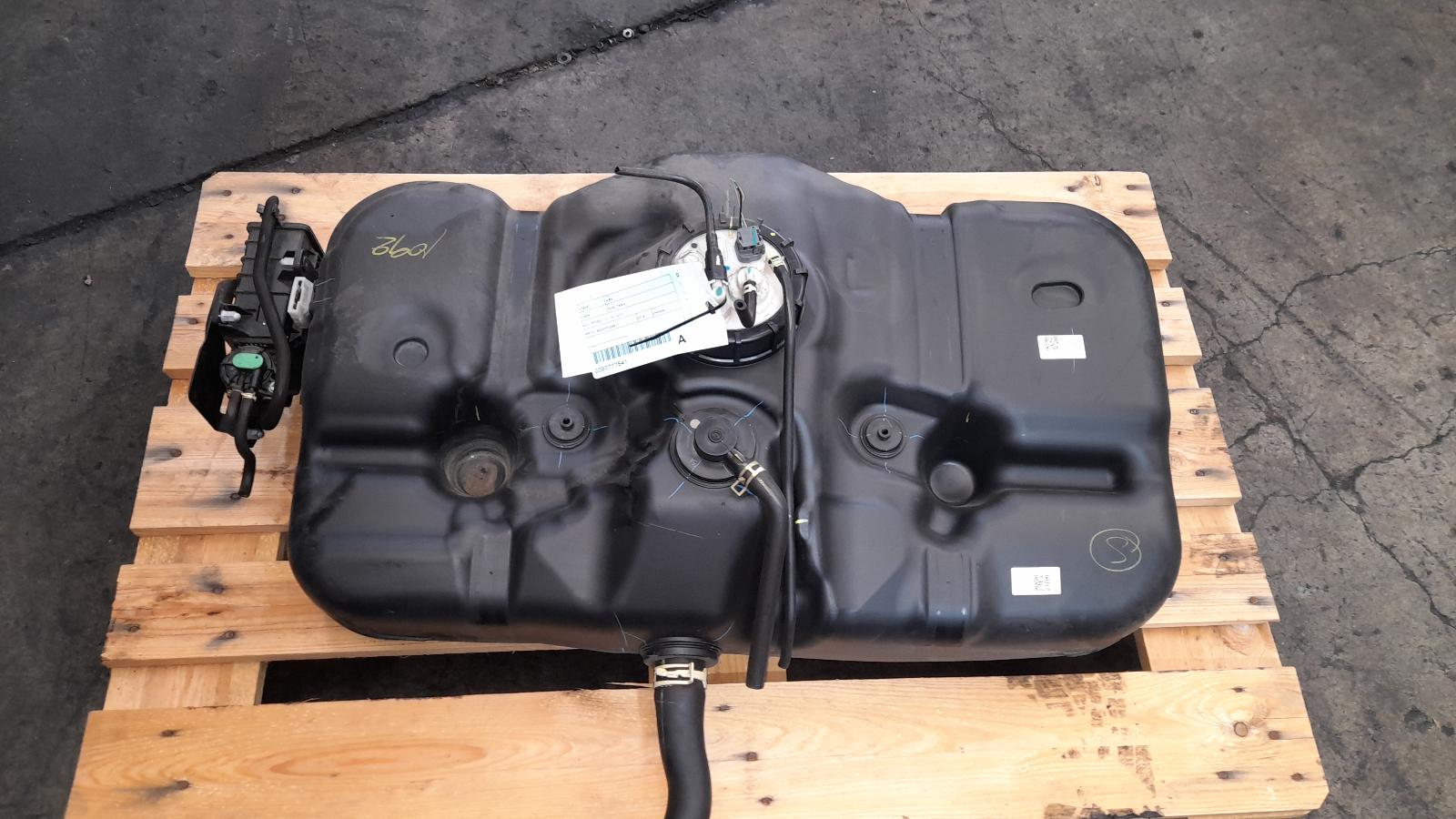 View Auto part Fuel Tank Honda Hrv 2018