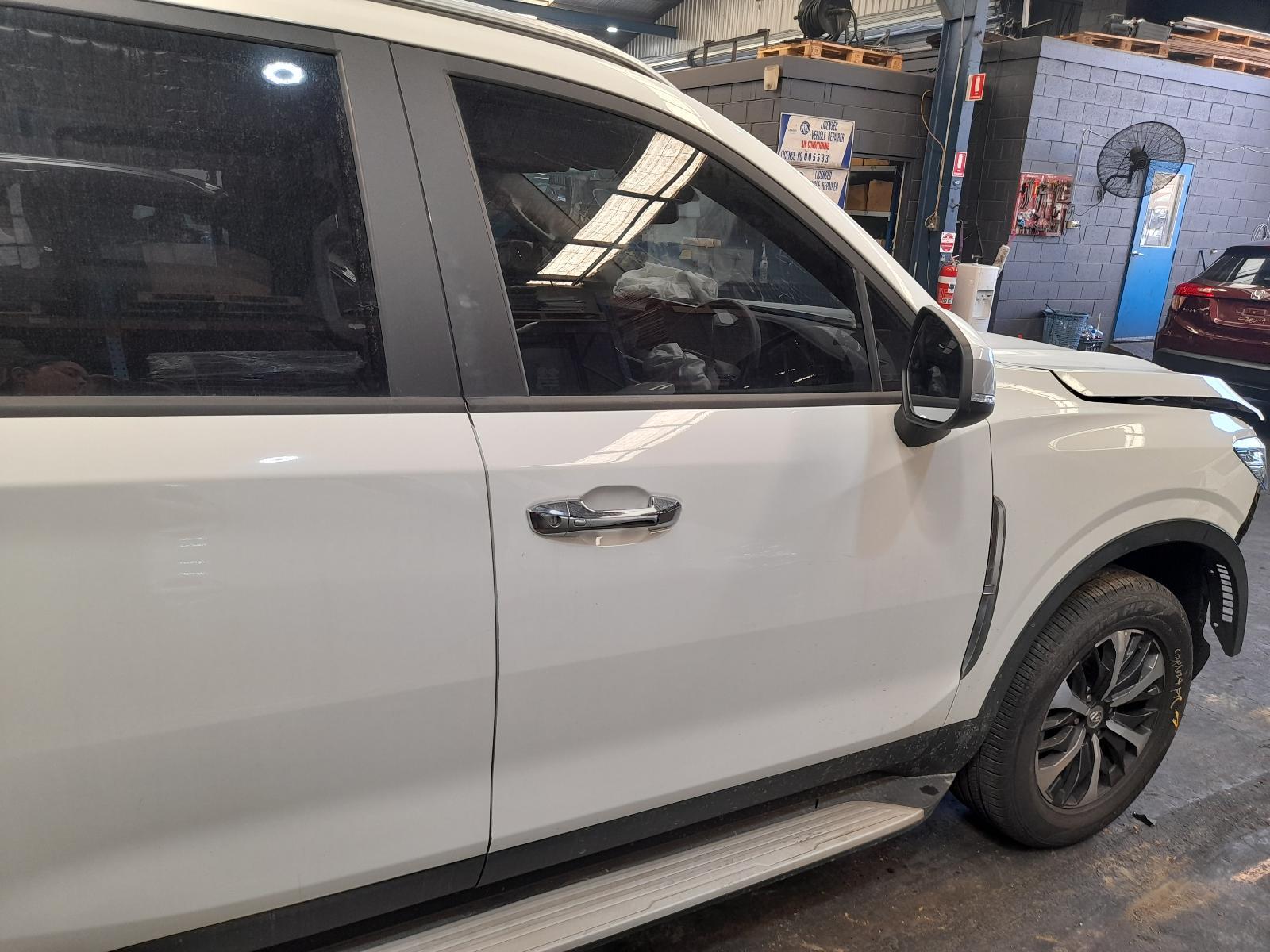 View Auto part Right Front Door Window Ldv D90 2023