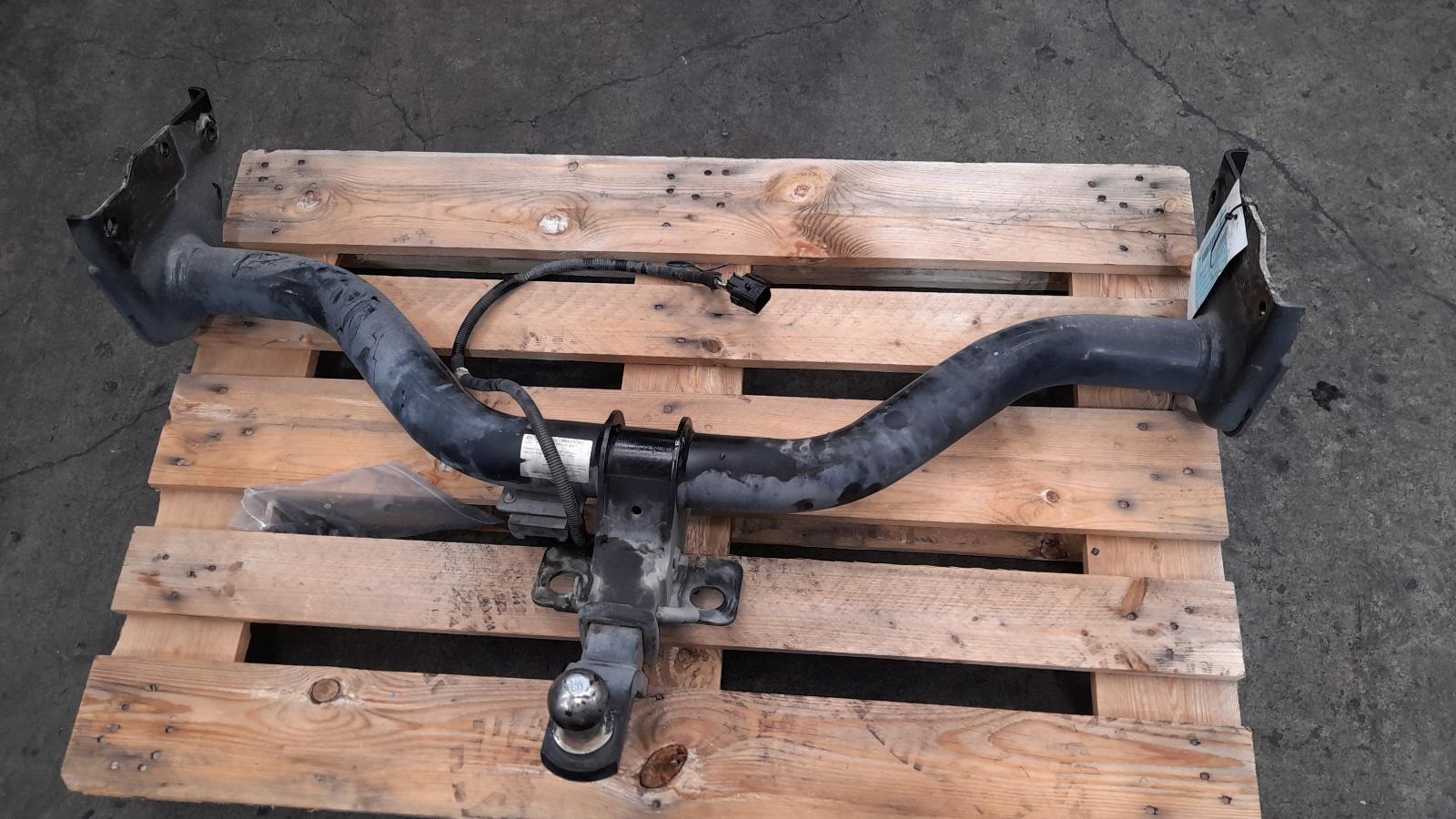 View Auto part Towbar Holden Colorado 2017