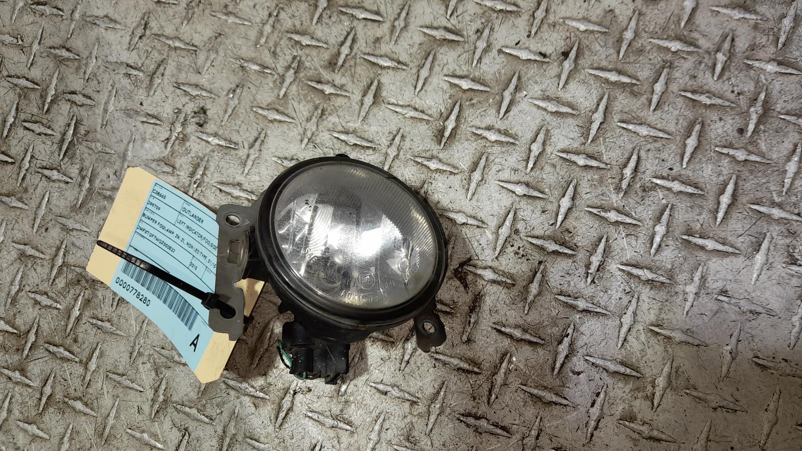 View Auto part Left Indicator/Fog/Side Mitsubishi Outlander 2015