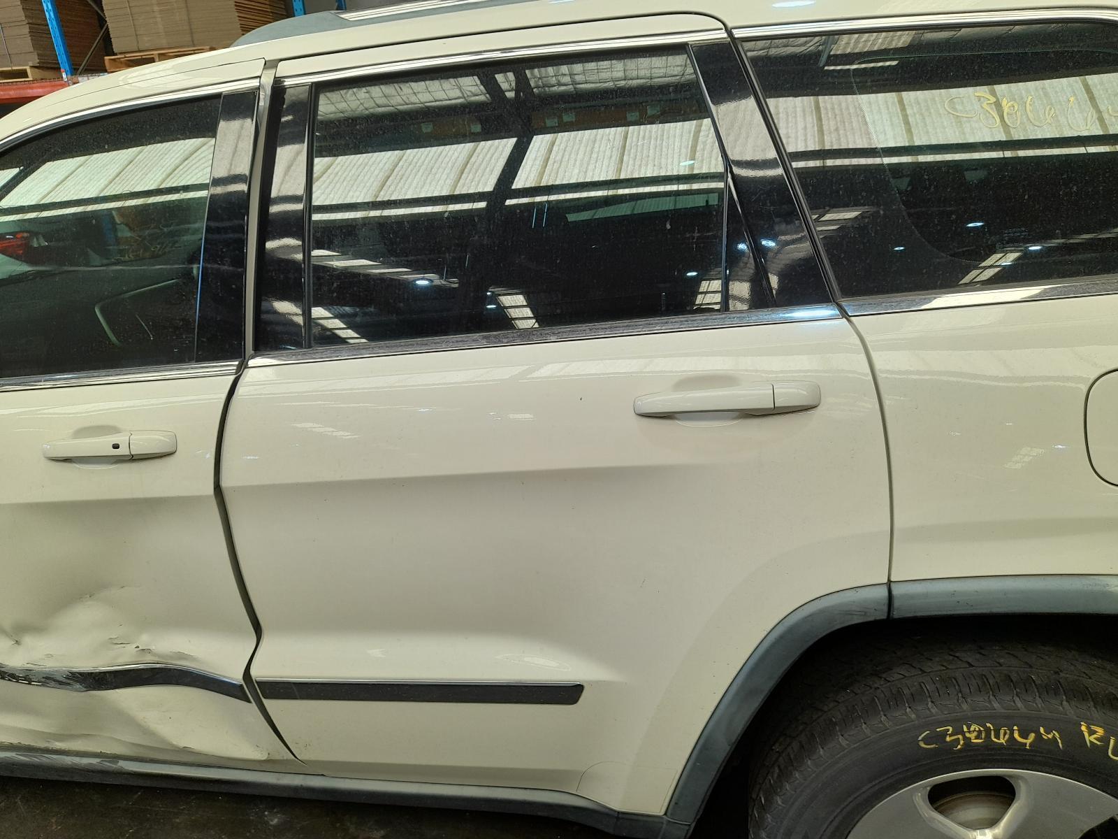 View Auto part Left Rear Door/Sliding Jeep Grandcherokee 2011