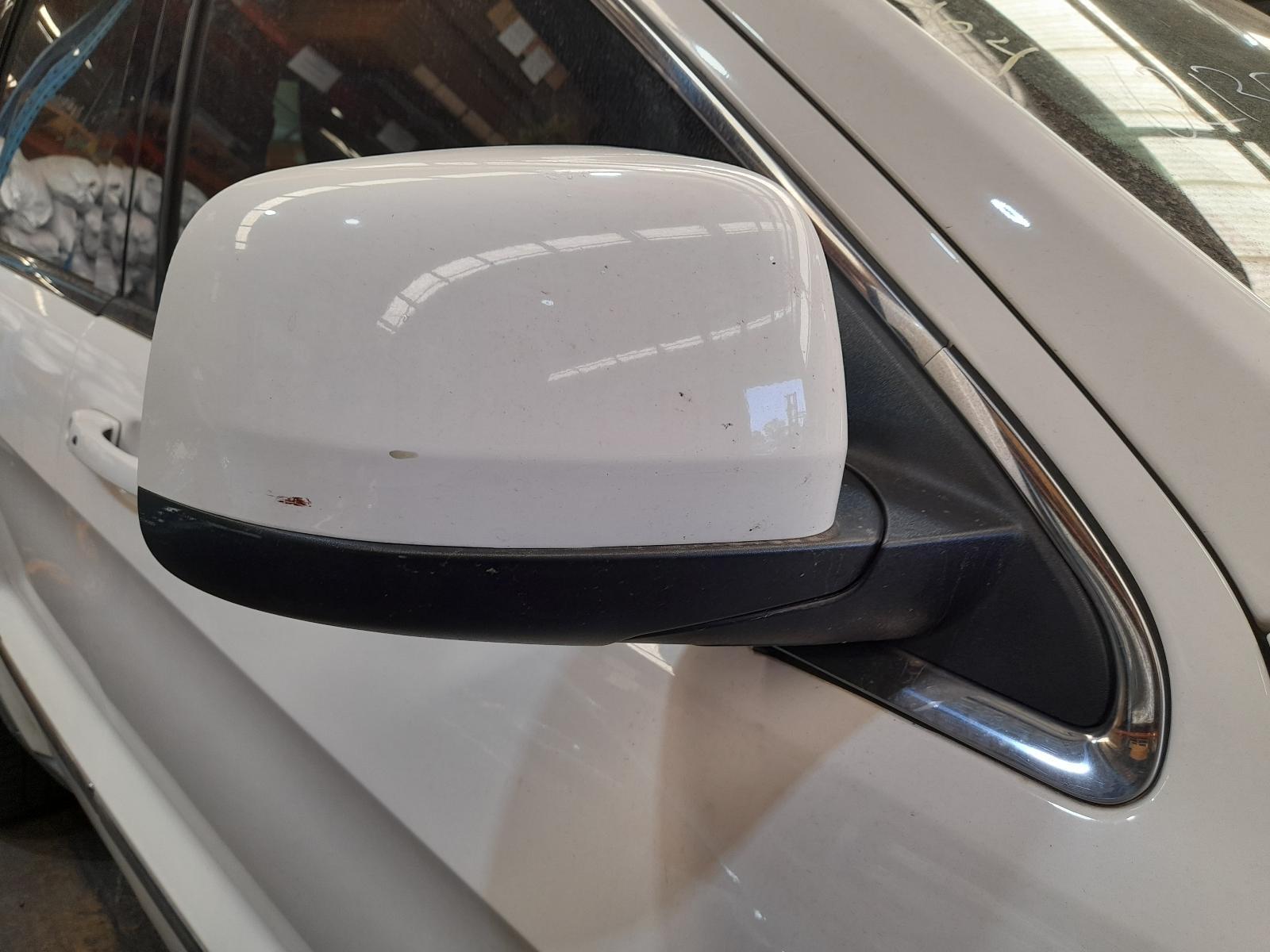 View Auto part Right Door Mirror Jeep Grandcherokee 2011