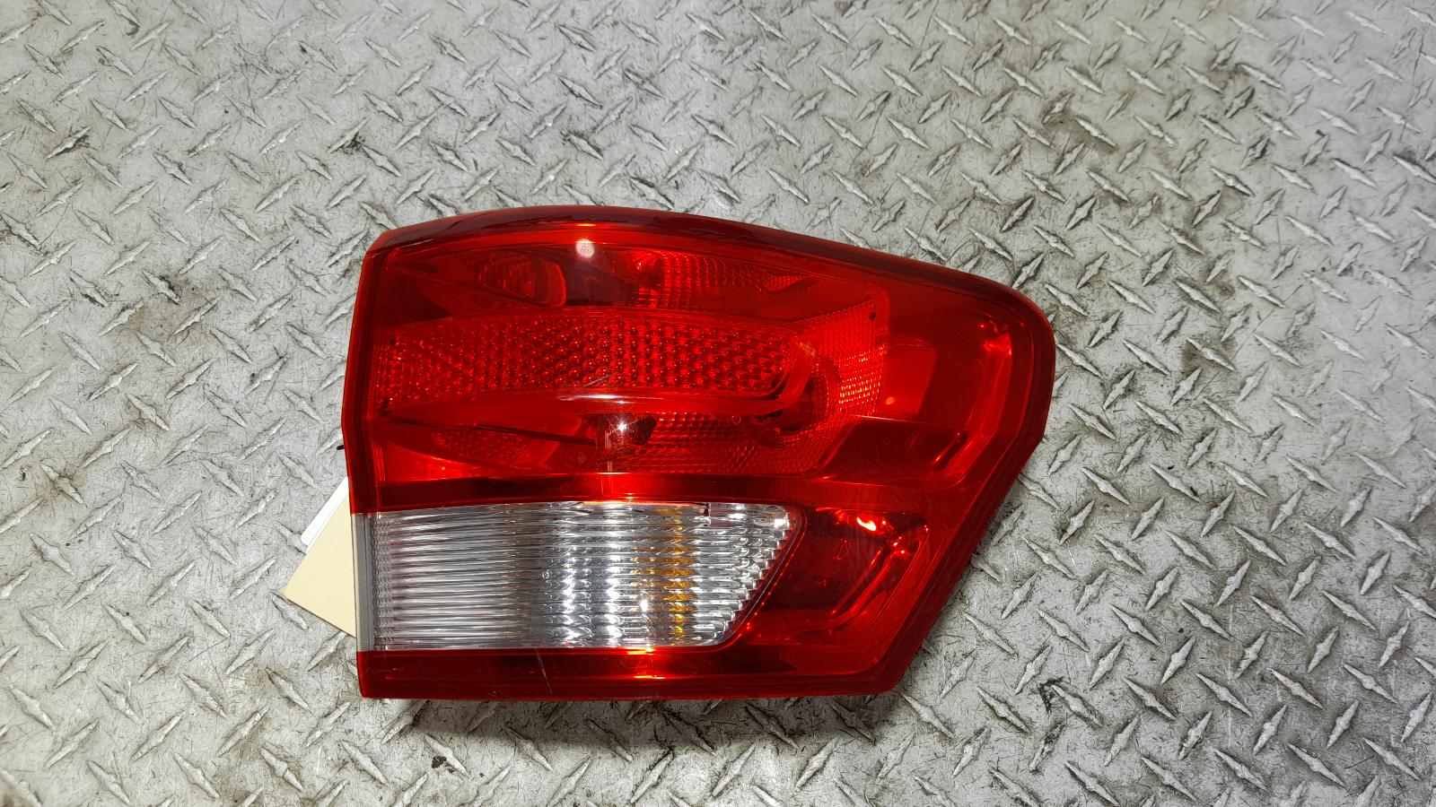 View Auto part Right Taillight Jeep Grandcherokee 2011