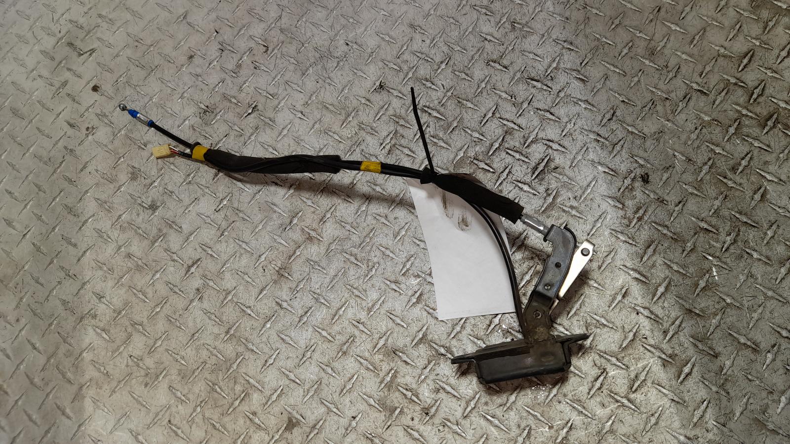 View Auto part Door/Boot/Gate Lock Toyota Hiace 2011