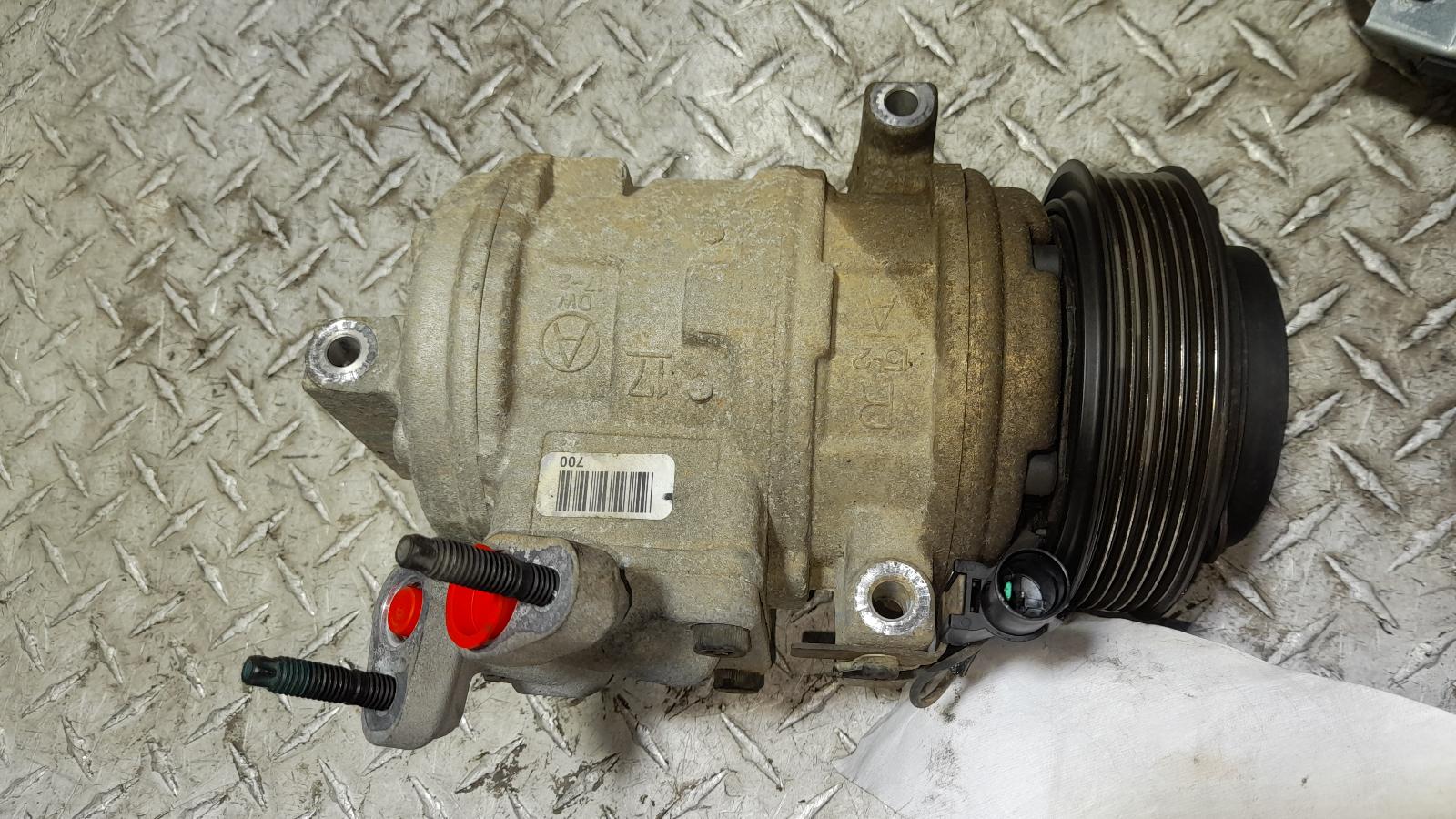 View Auto part A/C Compressor Kia Carnival/grand Carnival 2013
