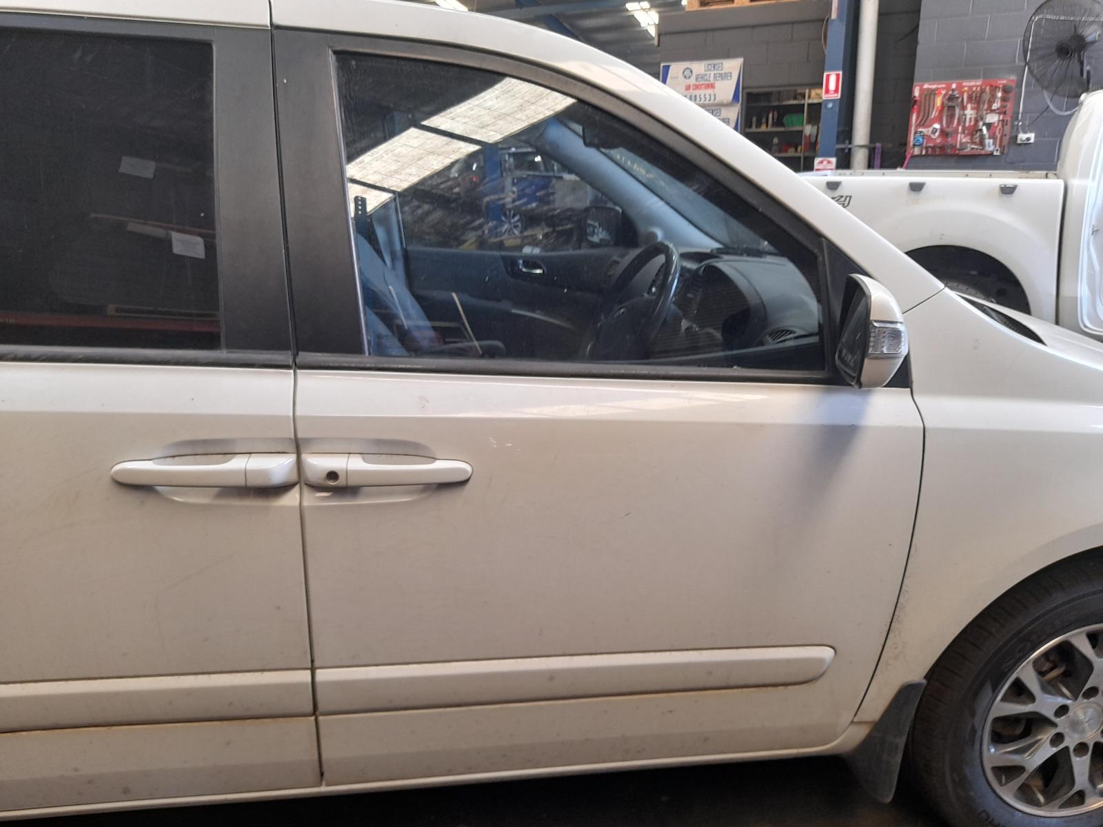 View Auto part Right Front Window Reg/Motor Kia Carnival/grand Carnival 2013