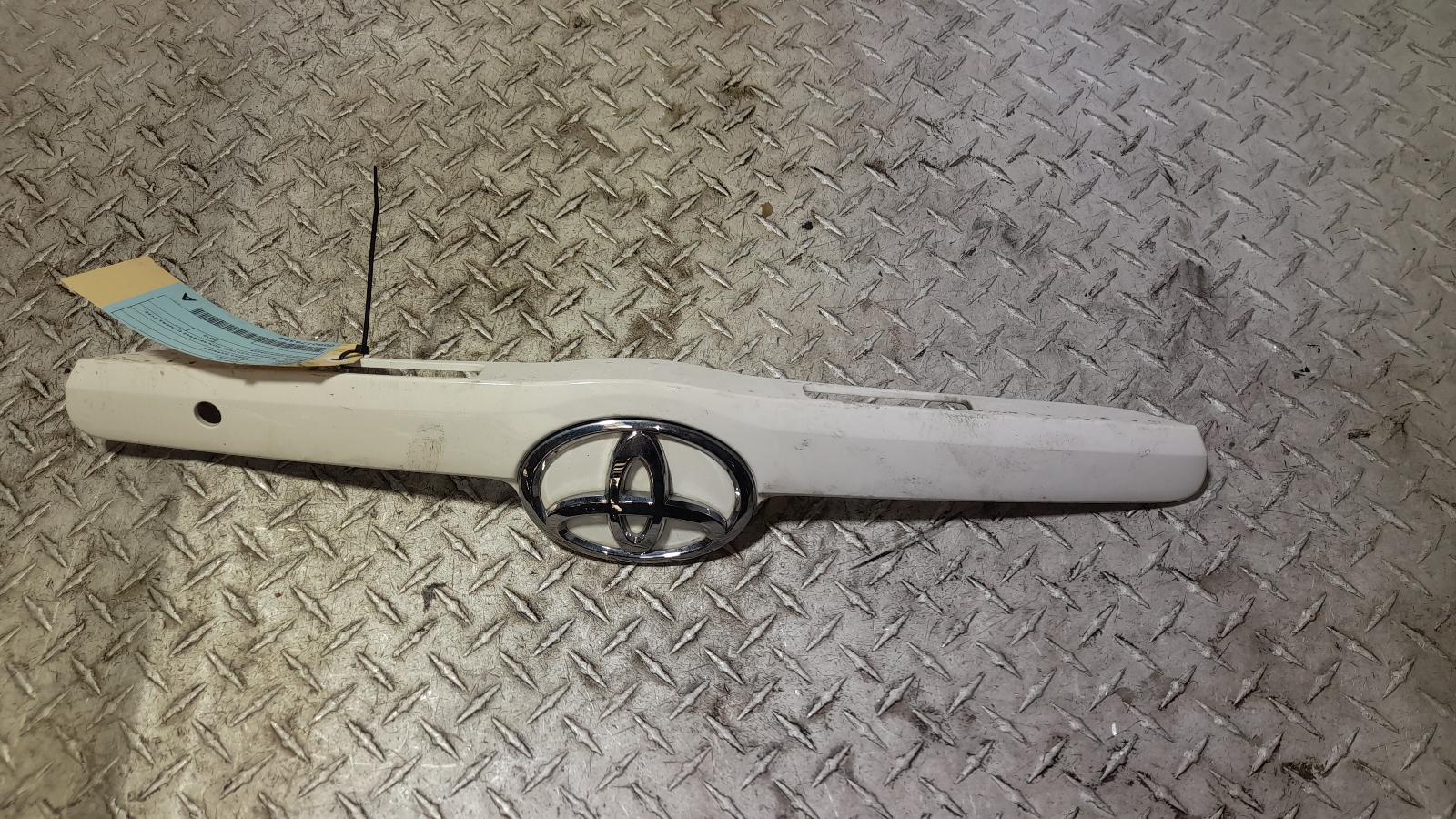 View Auto part Rear Garnish Toyota Camry 2010