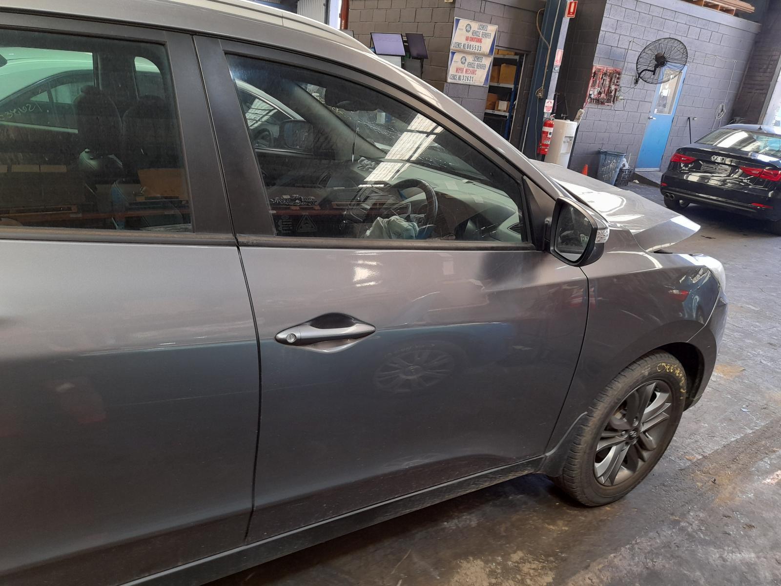 View Auto part Right Front Door Hyundai Ix35 2014