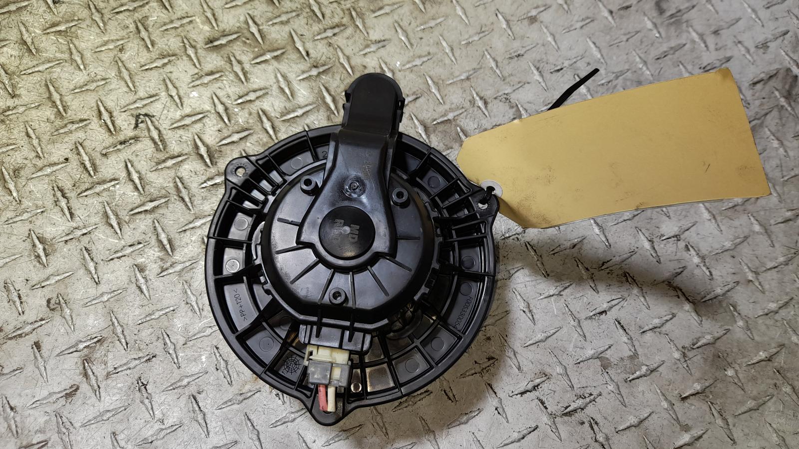 View Auto part Heater Fan Motor Kia Cerato 2013