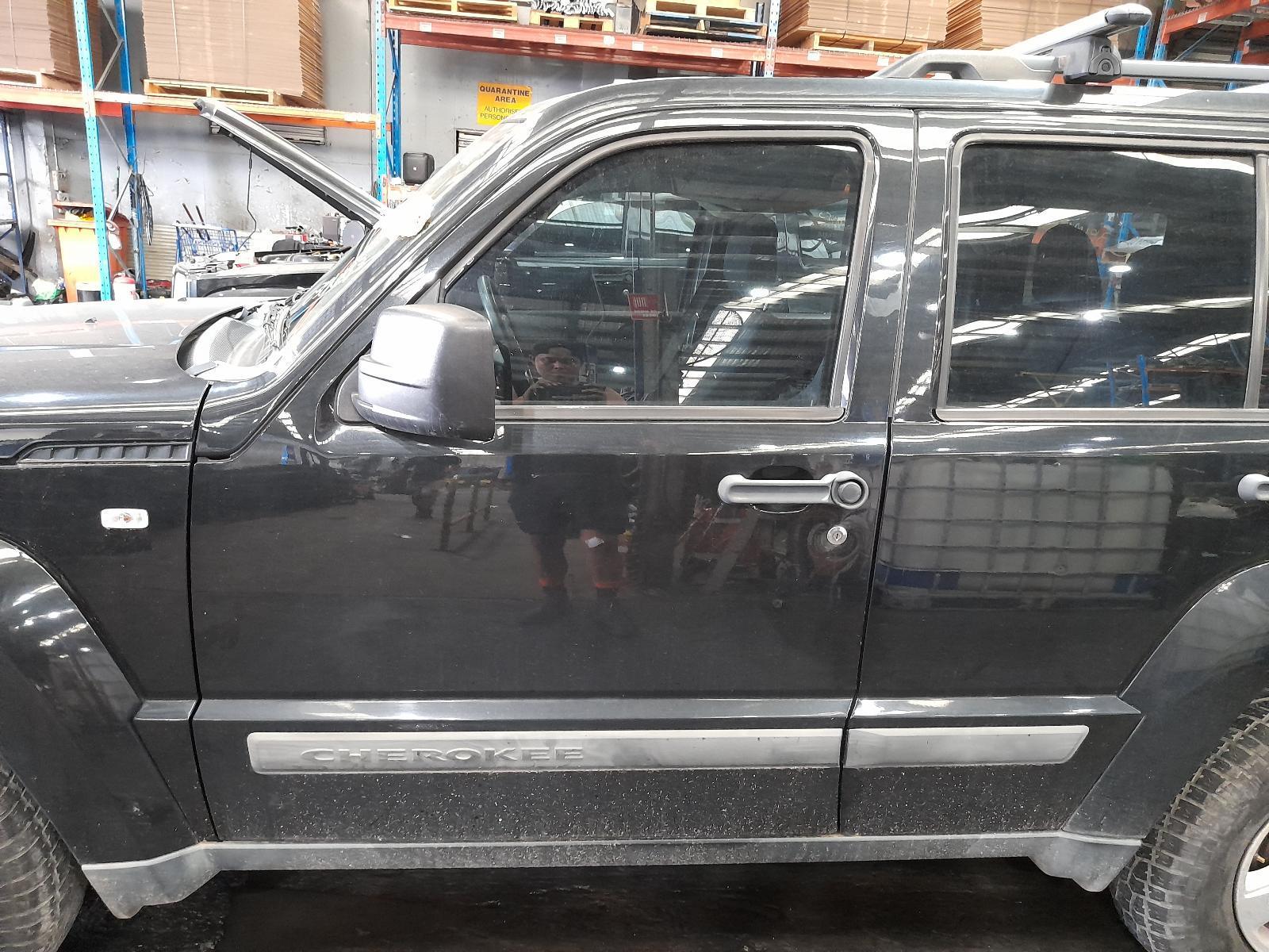 View Auto part Left Front Door Window Jeep Cherokee 2010