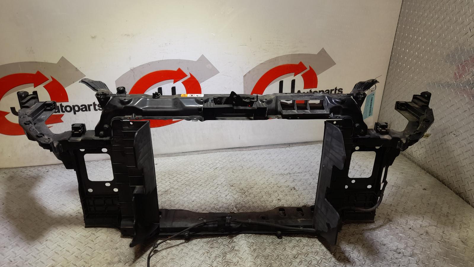 View Auto part Radiator Support Hyundai I30 2016