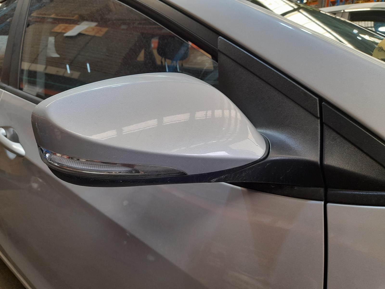 View Auto part Right Door Mirror Hyundai I30 2016