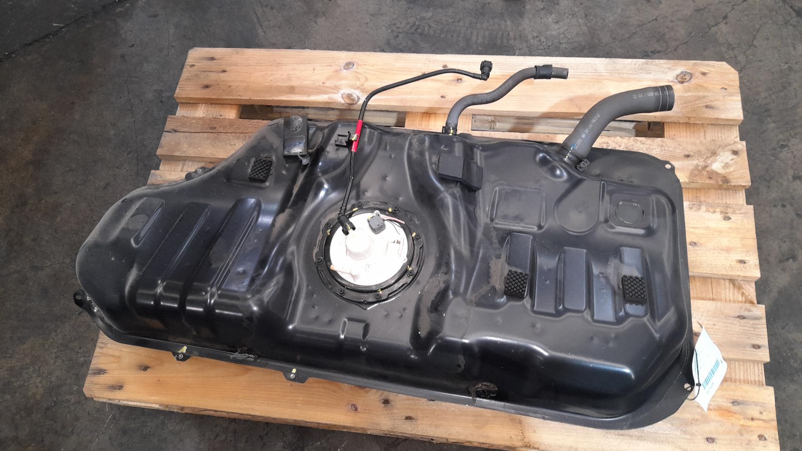 View Auto part Fuel Tank Hyundai I30 2016