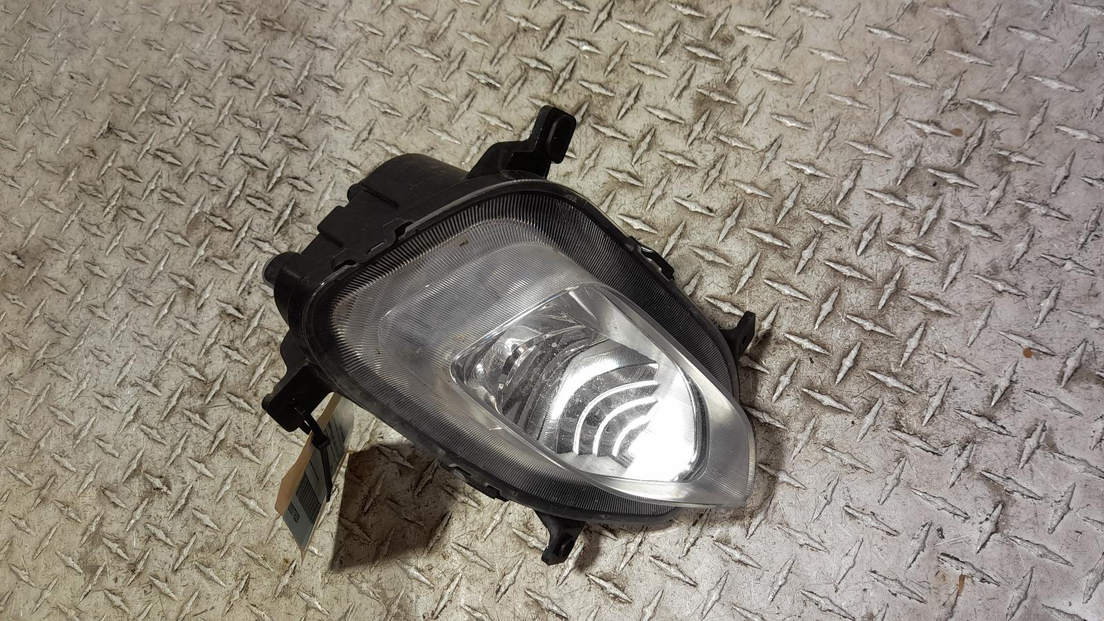 View Auto part Right Indicator/Fog/Side Mg Hs 2020